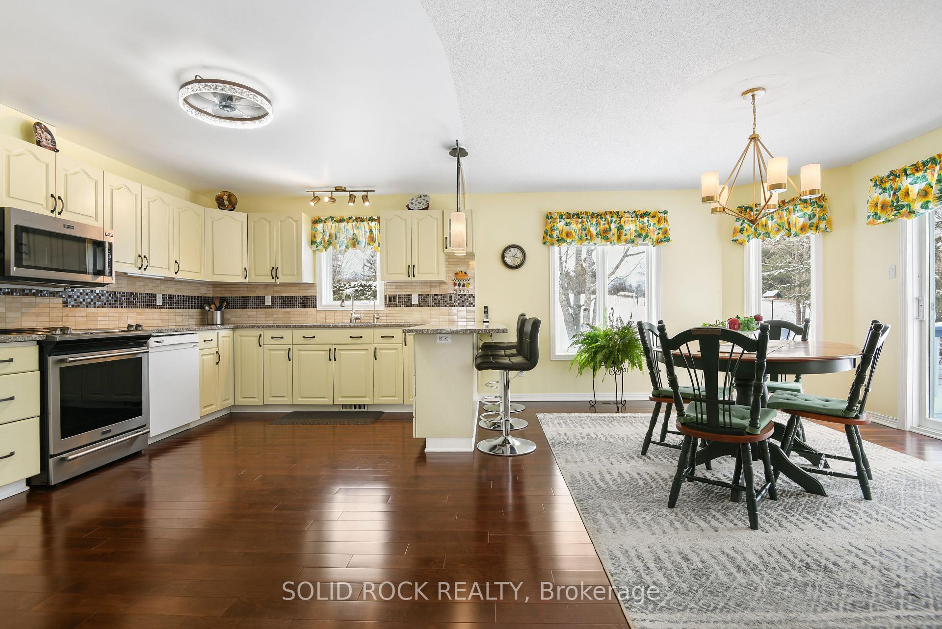Photo 11 of 511 Maloney Road, Renfrew — HOMEH