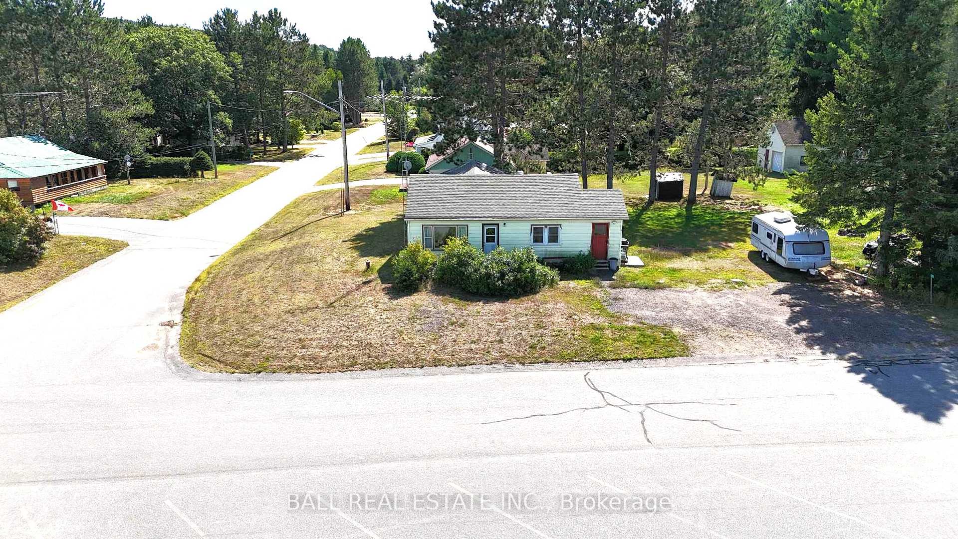 Photo 19 of 25 First Avenue, South Algonquin — HOMEH