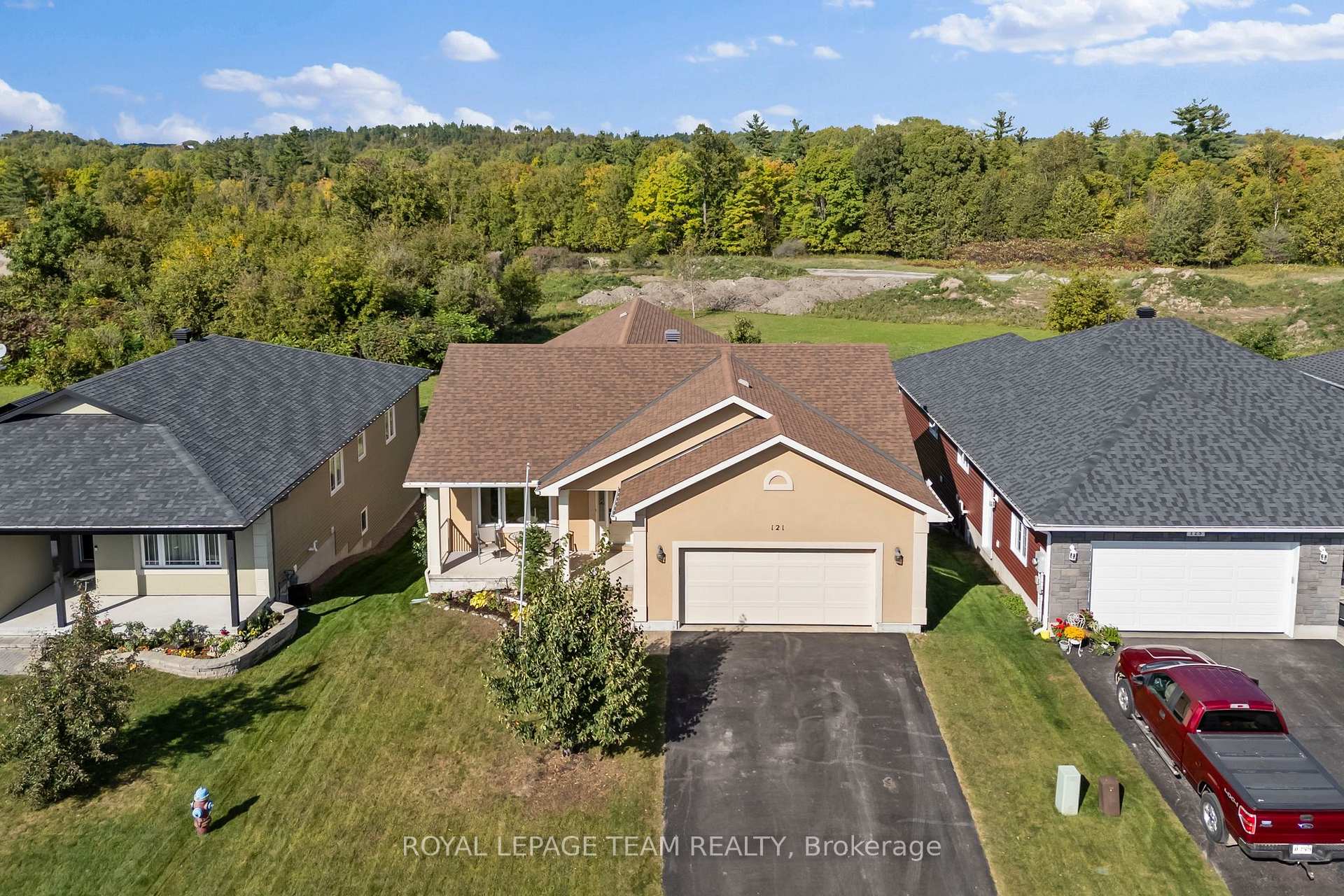 Photo 2 of 121 Otteridge Drive, Renfrew — HOMEH