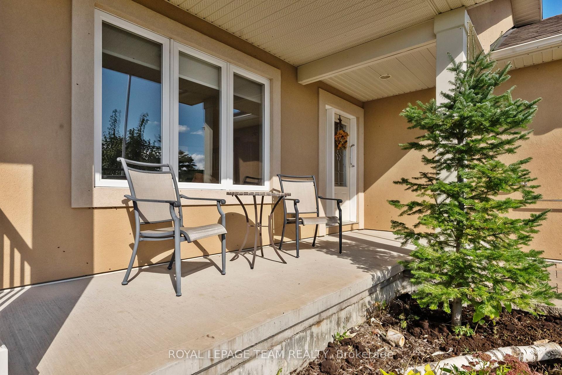 Photo 4 of 121 Otteridge Drive, Renfrew — HOMEH