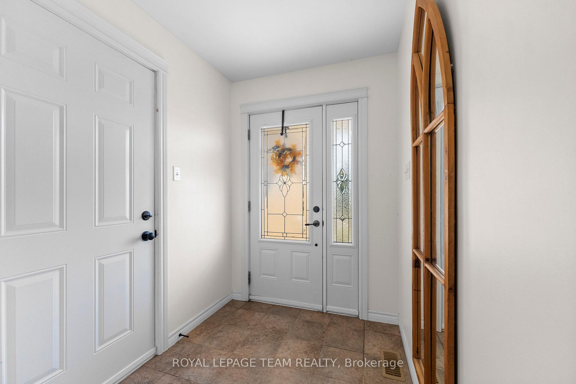 Photo 5 of 121 Otteridge Drive, Renfrew — HOMEH
