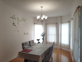 Photo 13 of 15 Albert Baily Way, Markham, Buttonville — HOMEH