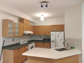 Photo 12 of 15 Albert Baily Way, Markham, Buttonville — HOMEH