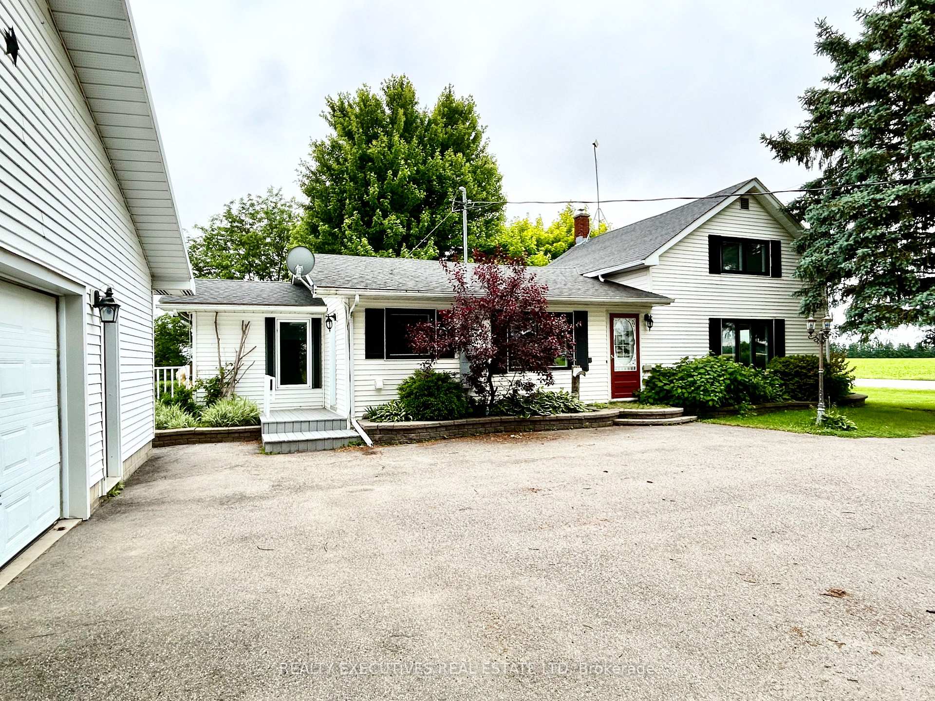 Front of 11908 Toyeshill Road