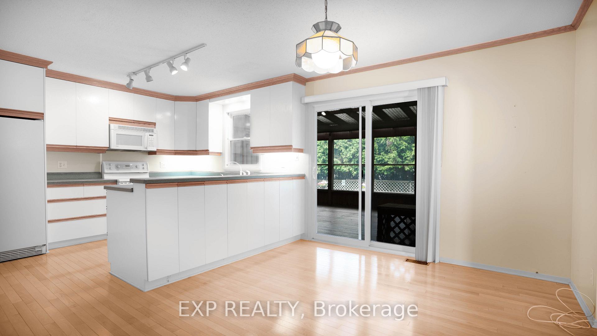 Photo 6 of 165 McClellan Road, Ottawa, Sheahan Estates/Trend Village — HOMEH