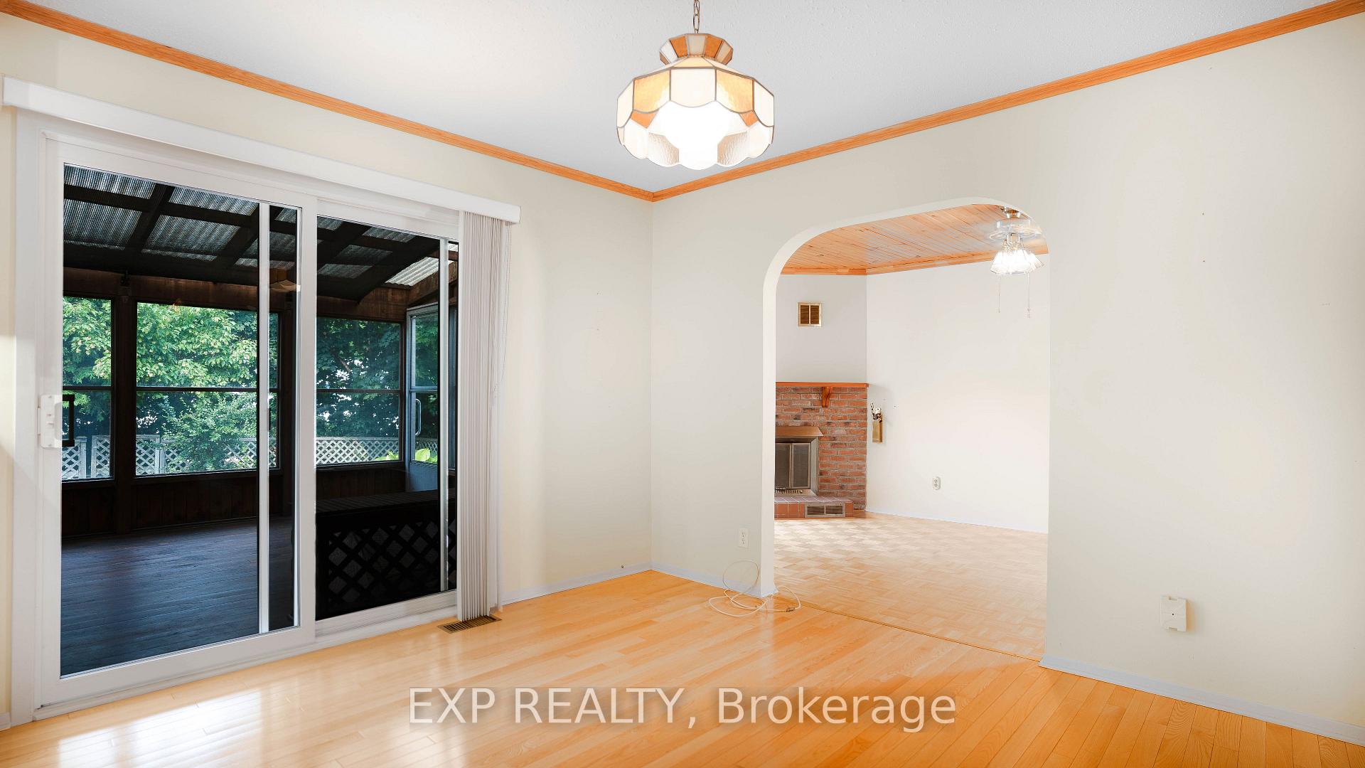 Photo 7 of 165 McClellan Road, Ottawa, Sheahan Estates/Trend Village — HOMEH