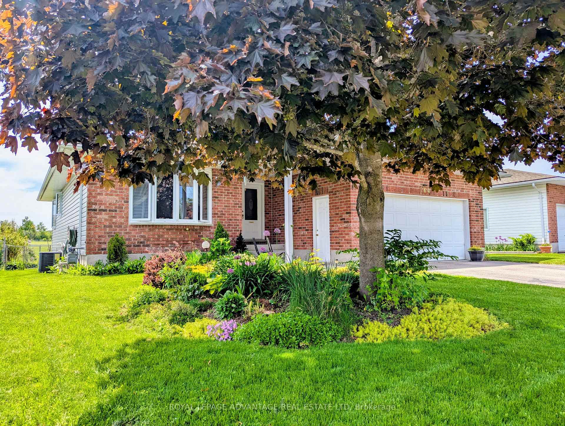 Photo 4 of 264 Glenwood Crescent, Smiths Falls — HOMEH