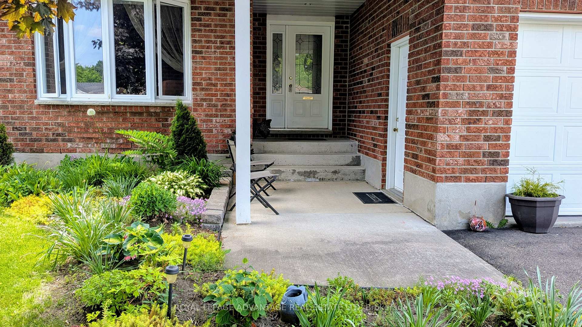 Photo 5 of 264 Glenwood Crescent, Smiths Falls — HOMEH