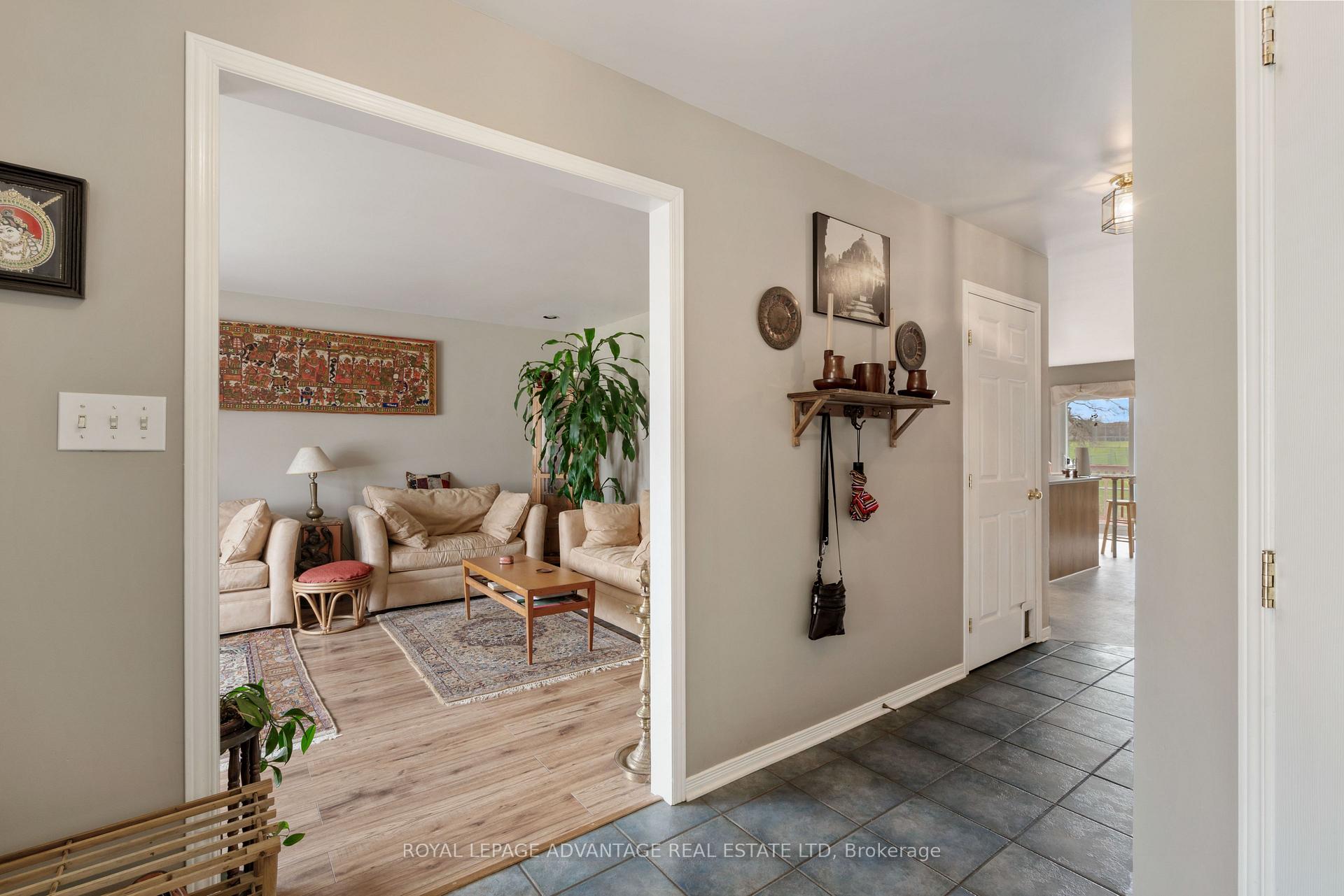Photo 7 of 264 Glenwood Crescent, Smiths Falls — HOMEH