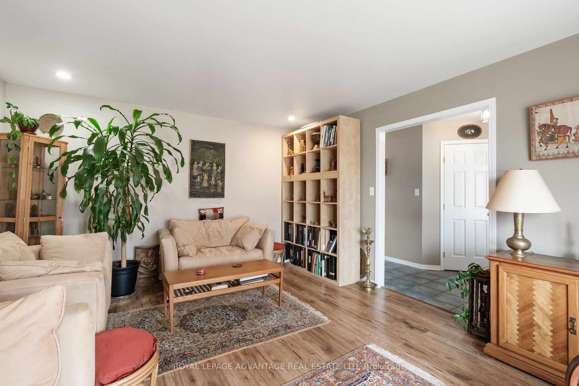 Photo 10 of 264 Glenwood Crescent, Smiths Falls — HOMEH