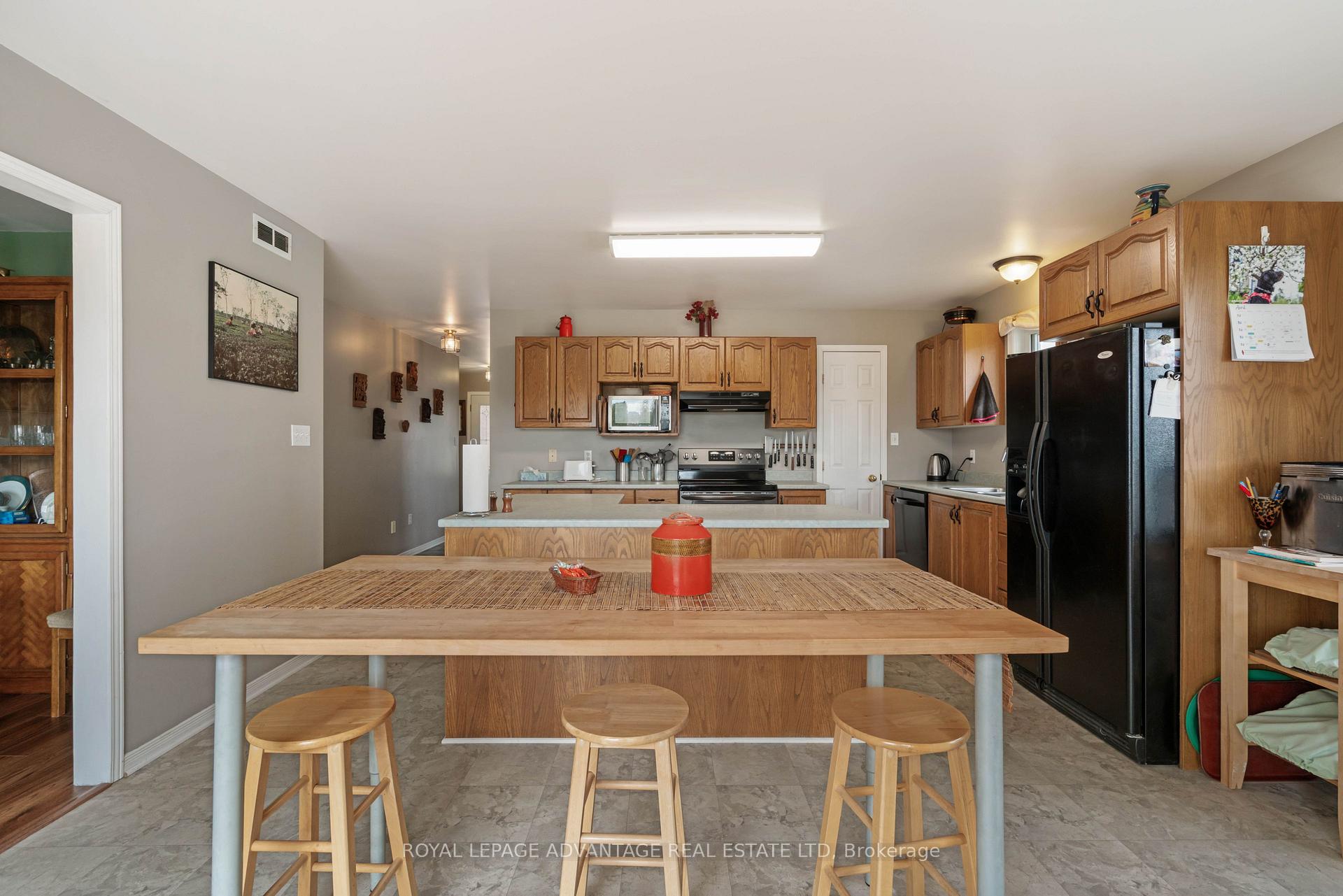 Photo 14 of 264 Glenwood Crescent, Smiths Falls — HOMEH