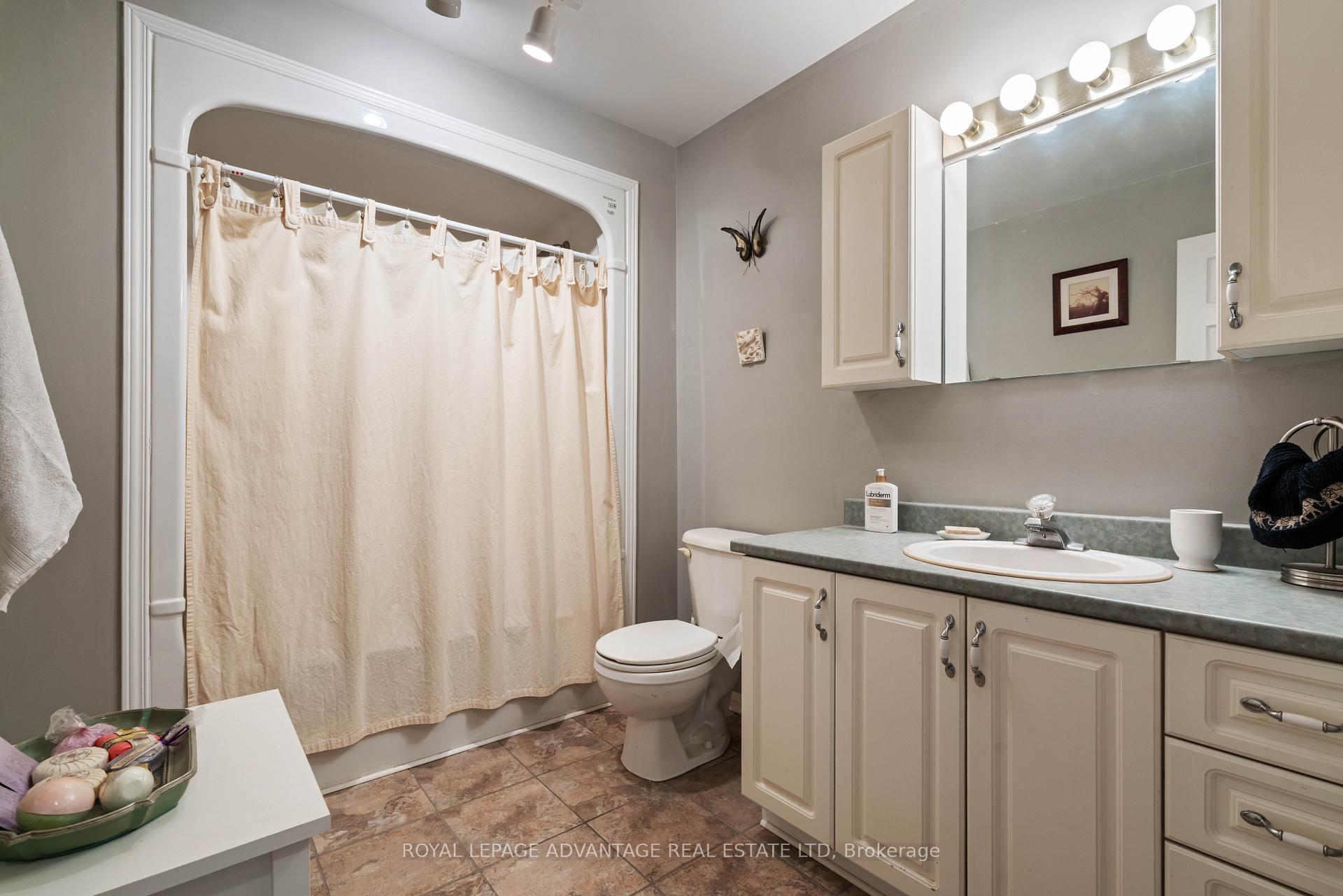 Photo 26 of 264 Glenwood Crescent, Smiths Falls — HOMEH