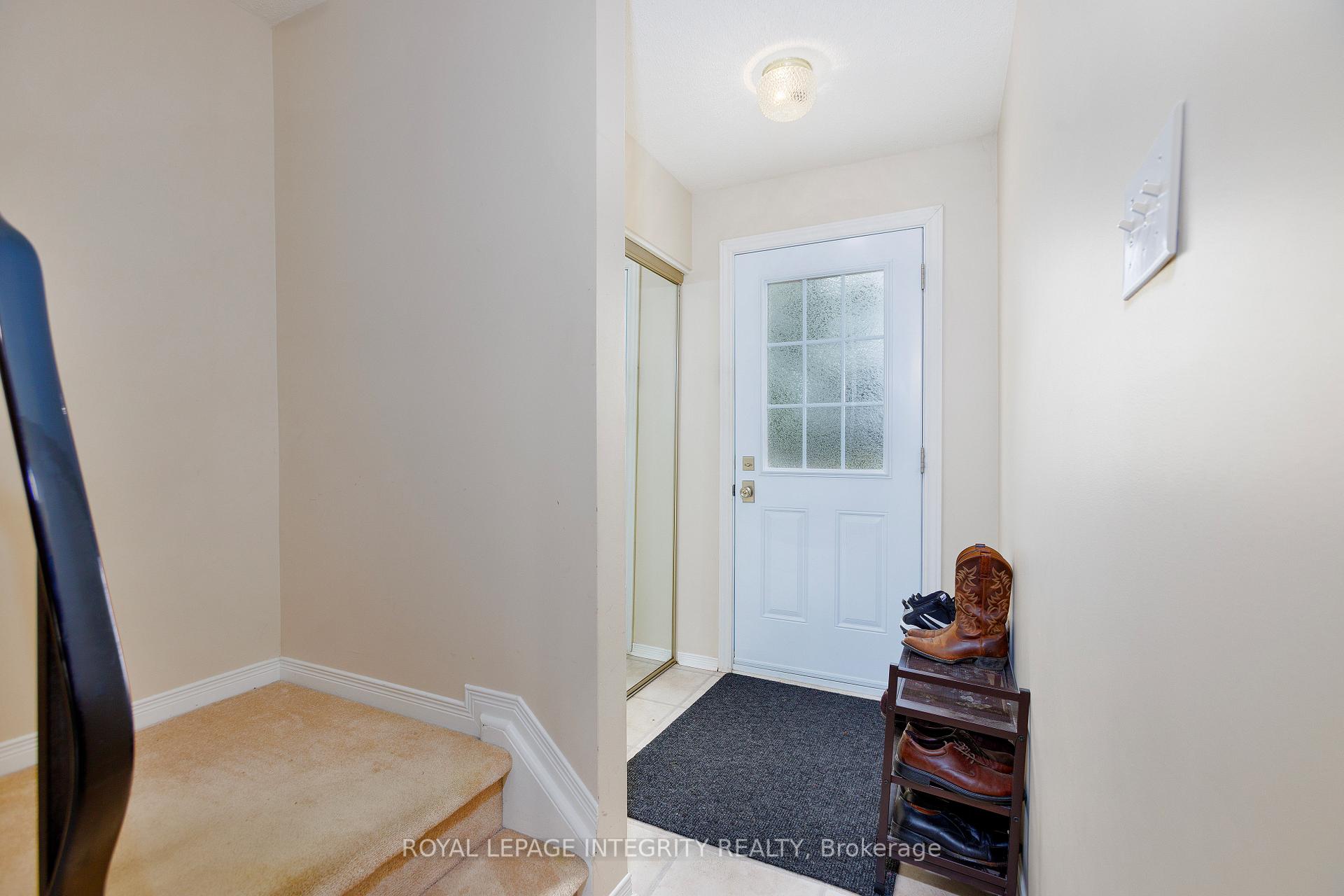 Photo 5 of 11 Higgins Road, Ottawa, Briargreen — HOMEH