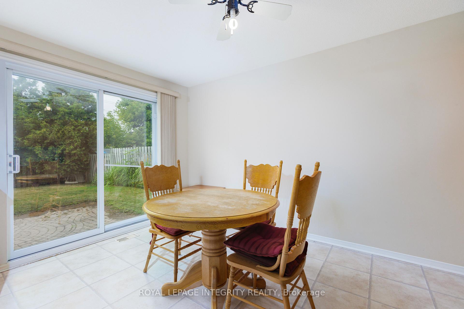 Photo 14 of 11 Higgins Road, Ottawa, Briargreen — HOMEH