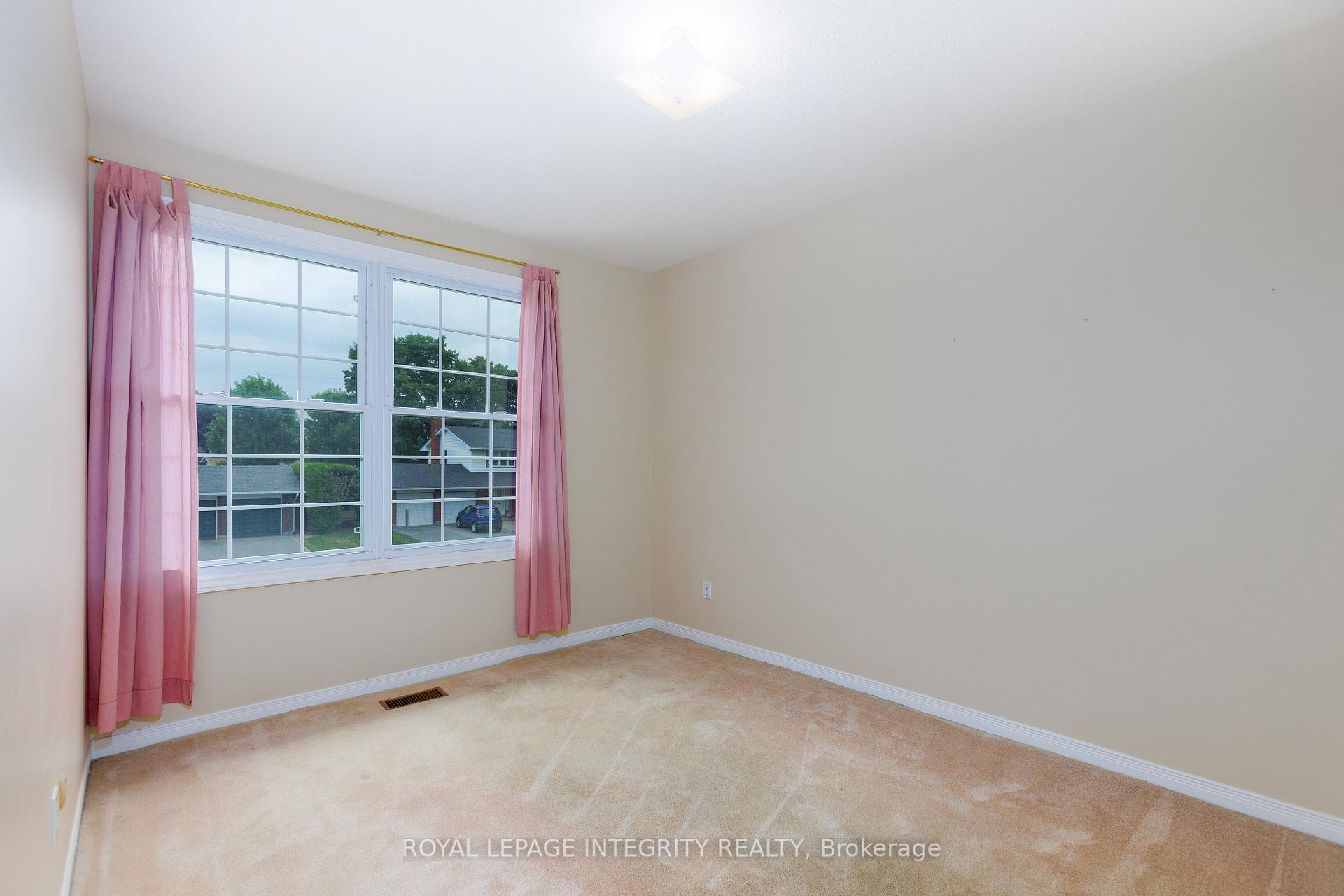 Photo 24 of 11 Higgins Road, Ottawa, Briargreen — HOMEH