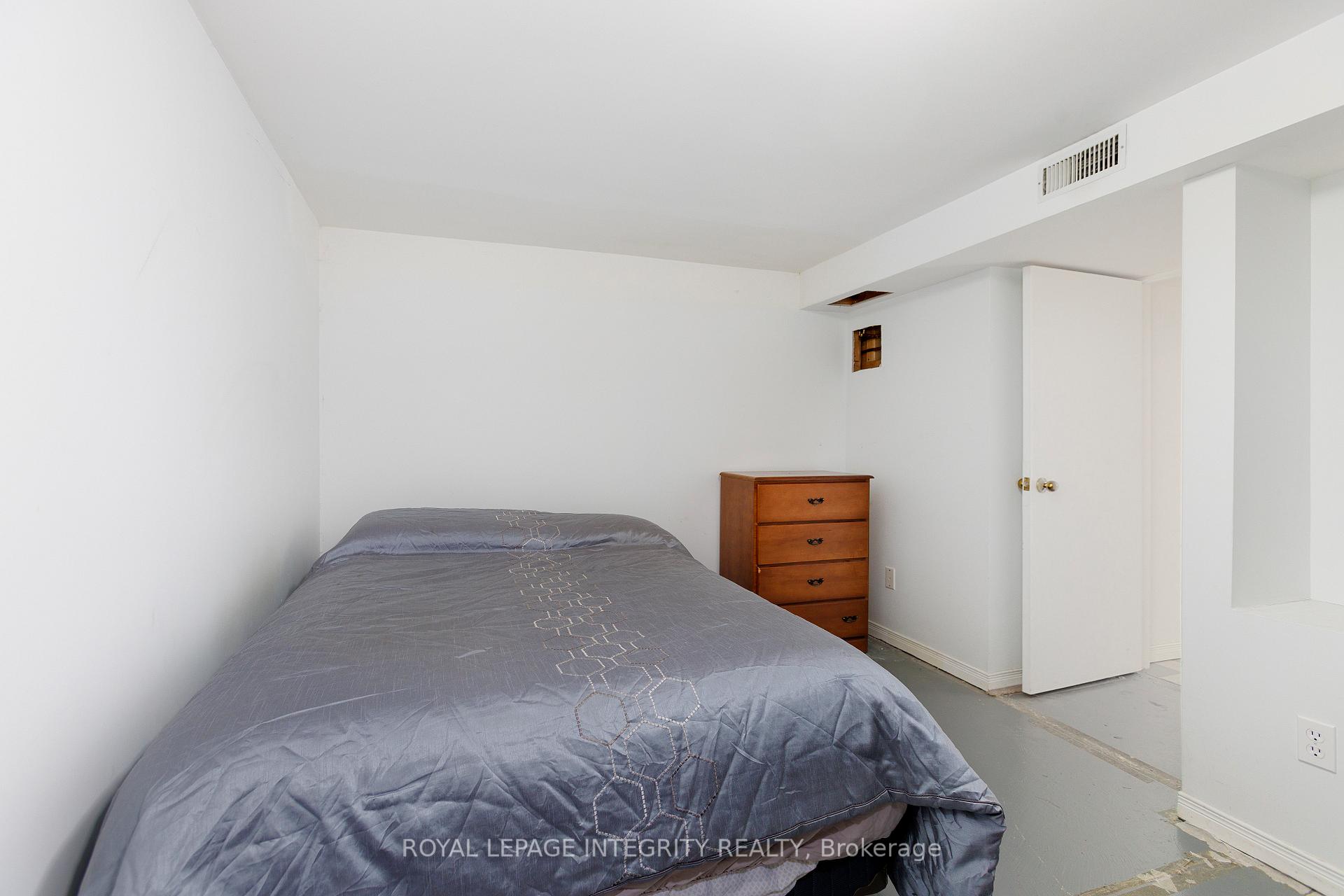 Photo 30 of 11 Higgins Road, Ottawa, Briargreen — HOMEH