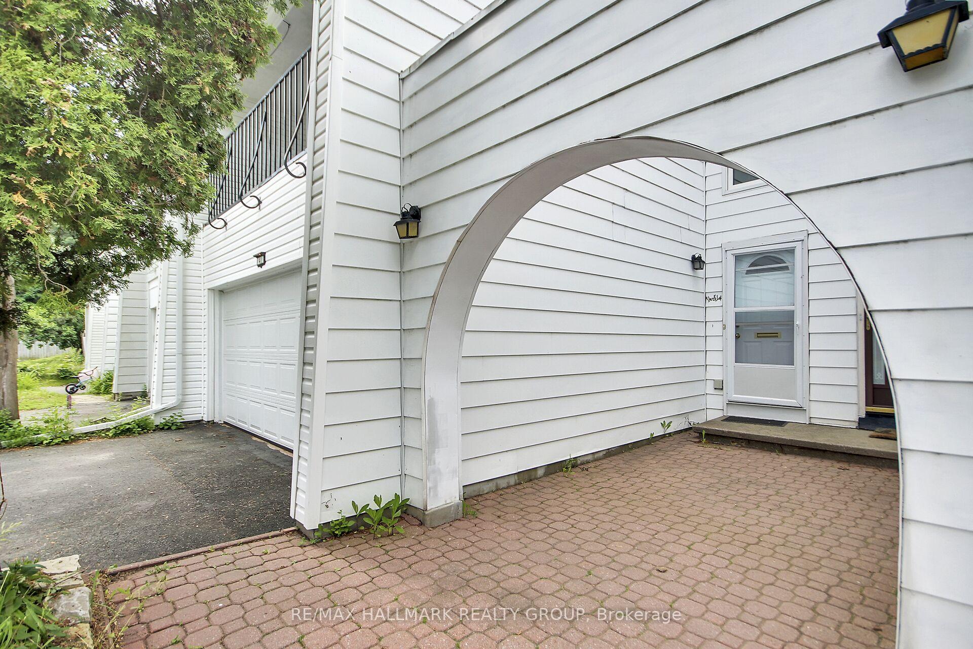 Photo 3 of 41 Grady Crescent, Ottawa, Sheahan Estates/Trend Village — HOMEH