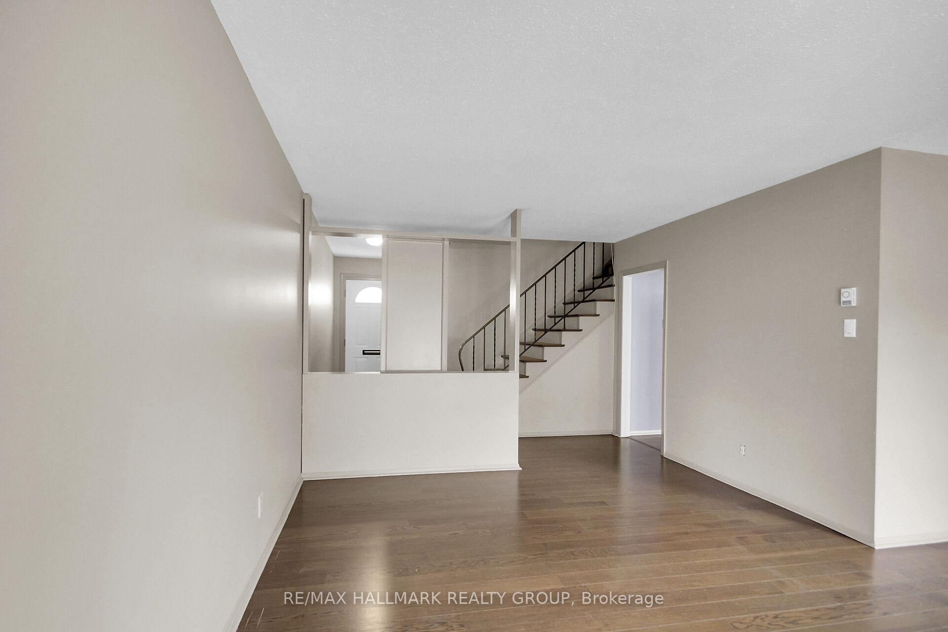 Photo 8 of 41 Grady Crescent, Ottawa, Sheahan Estates/Trend Village — HOMEH
