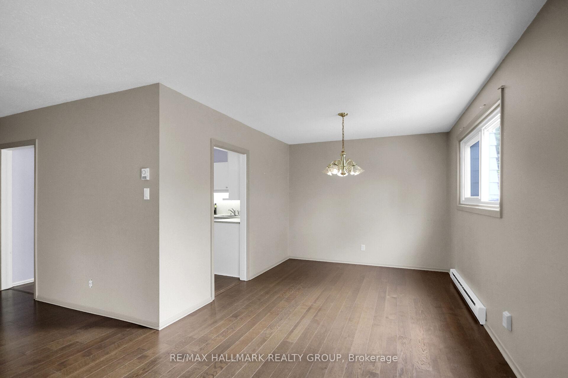 Photo 10 of 41 Grady Crescent, Ottawa, Sheahan Estates/Trend Village — HOMEH