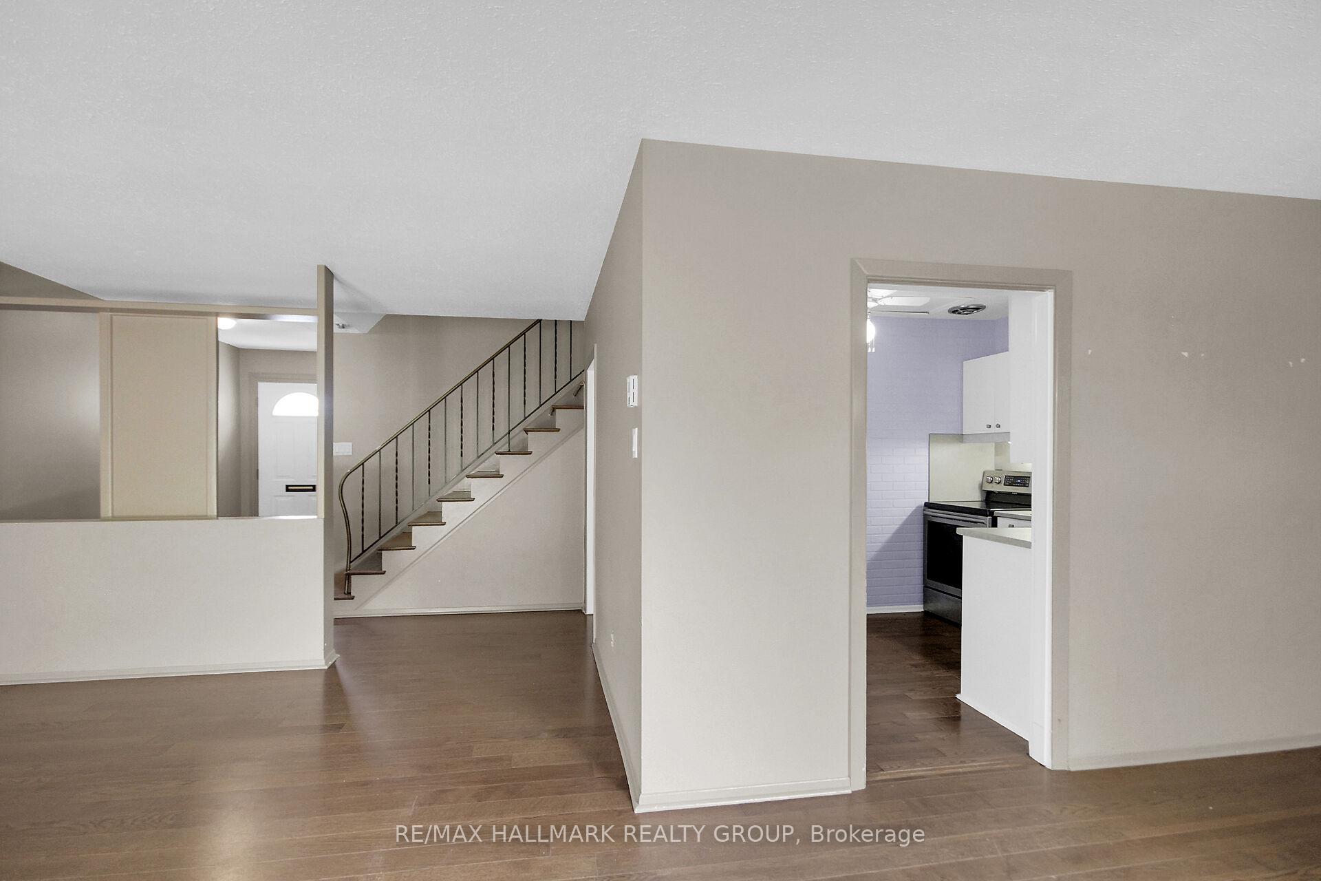 Photo 13 of 41 Grady Crescent, Ottawa, Sheahan Estates/Trend Village — HOMEH