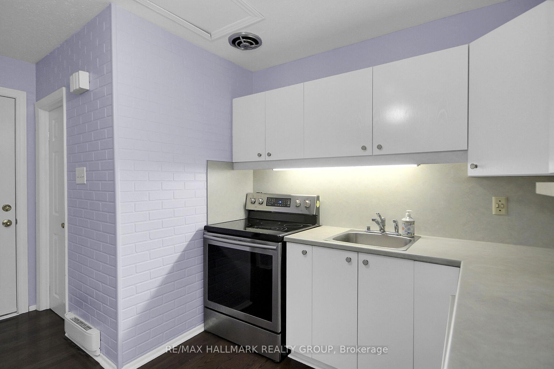 Photo 18 of 41 Grady Crescent, Ottawa, Sheahan Estates/Trend Village — HOMEH