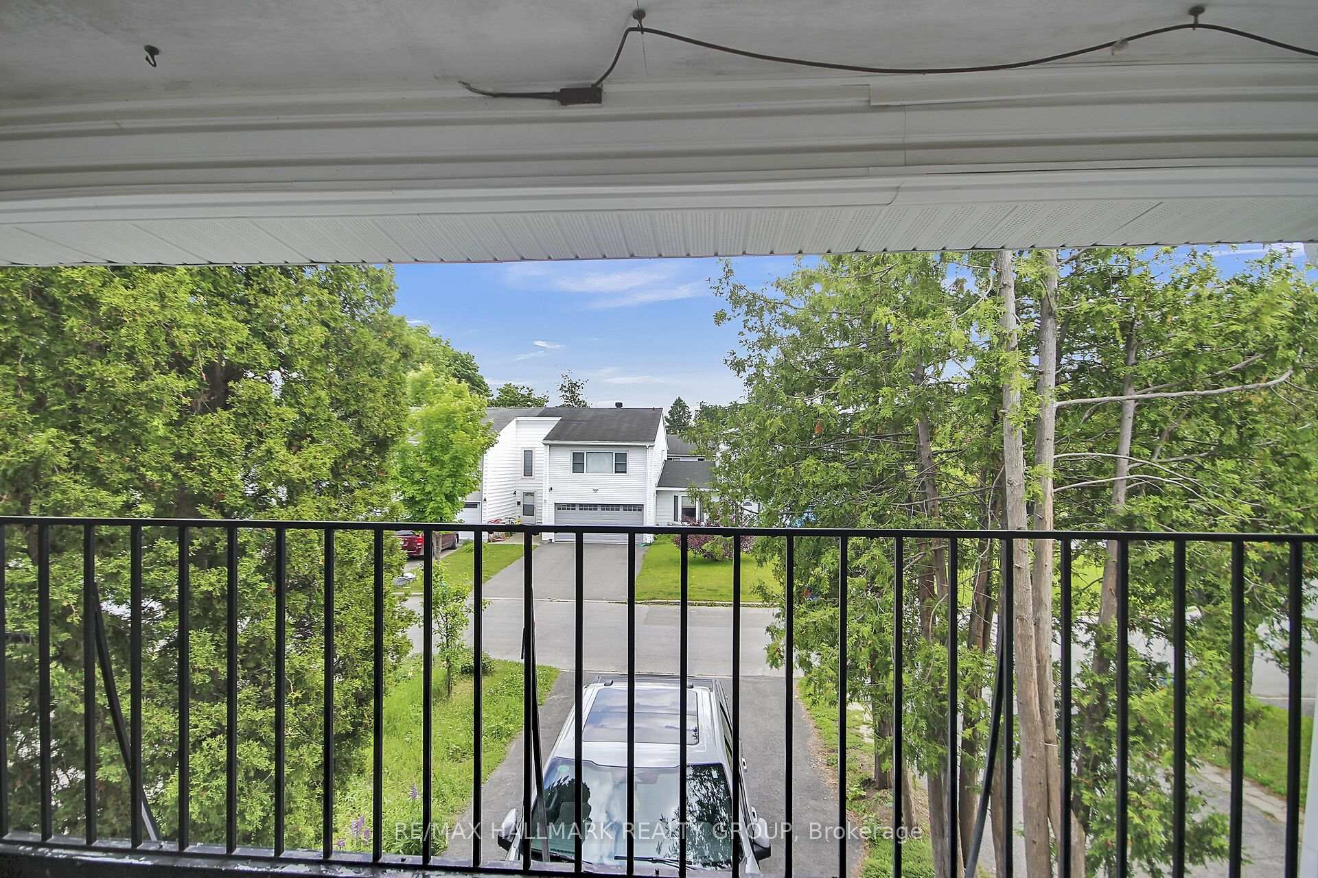 Photo 26 of 41 Grady Crescent, Ottawa, Sheahan Estates/Trend Village — HOMEH