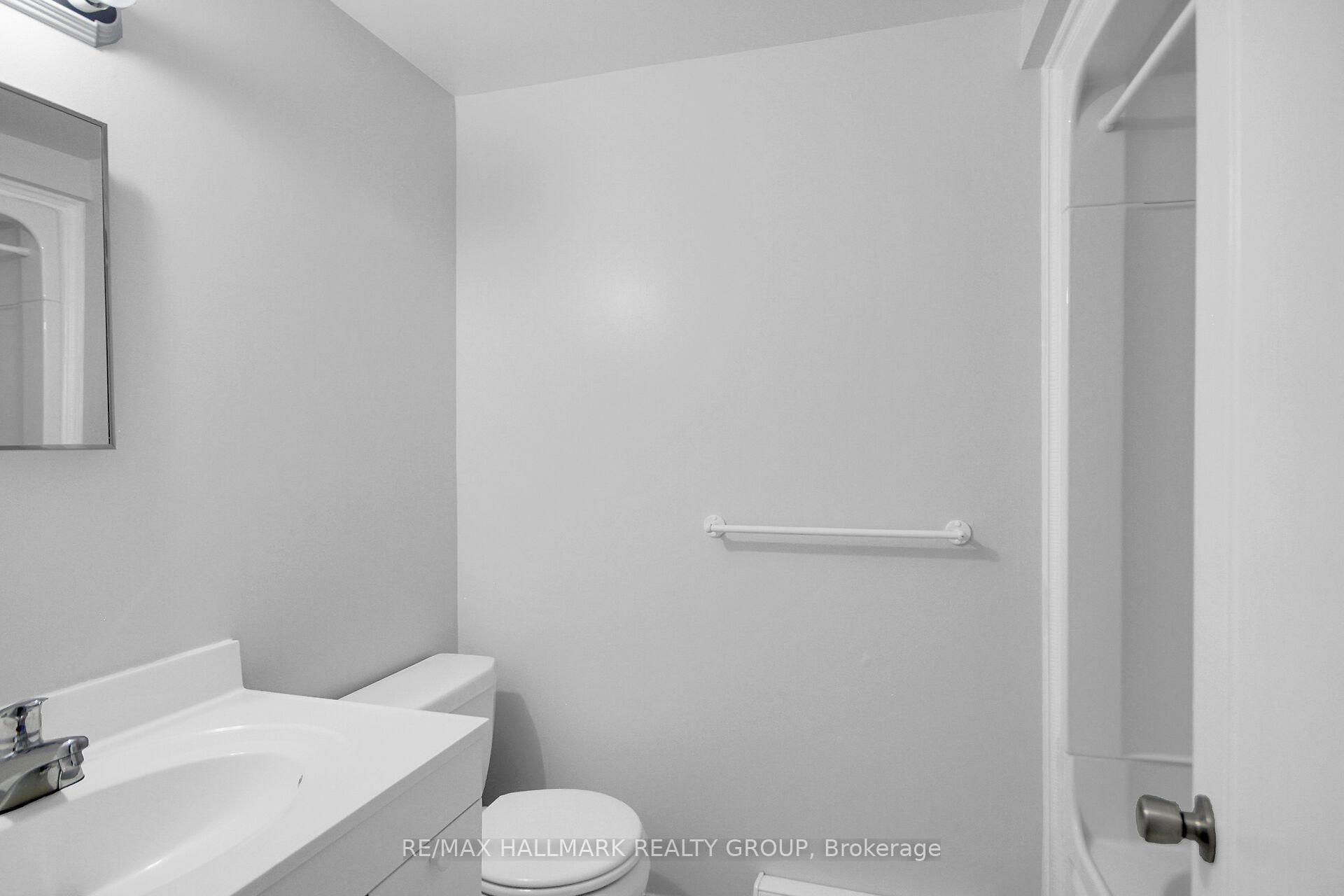 Photo 33 of 41 Grady Crescent, Ottawa, Sheahan Estates/Trend Village — HOMEH