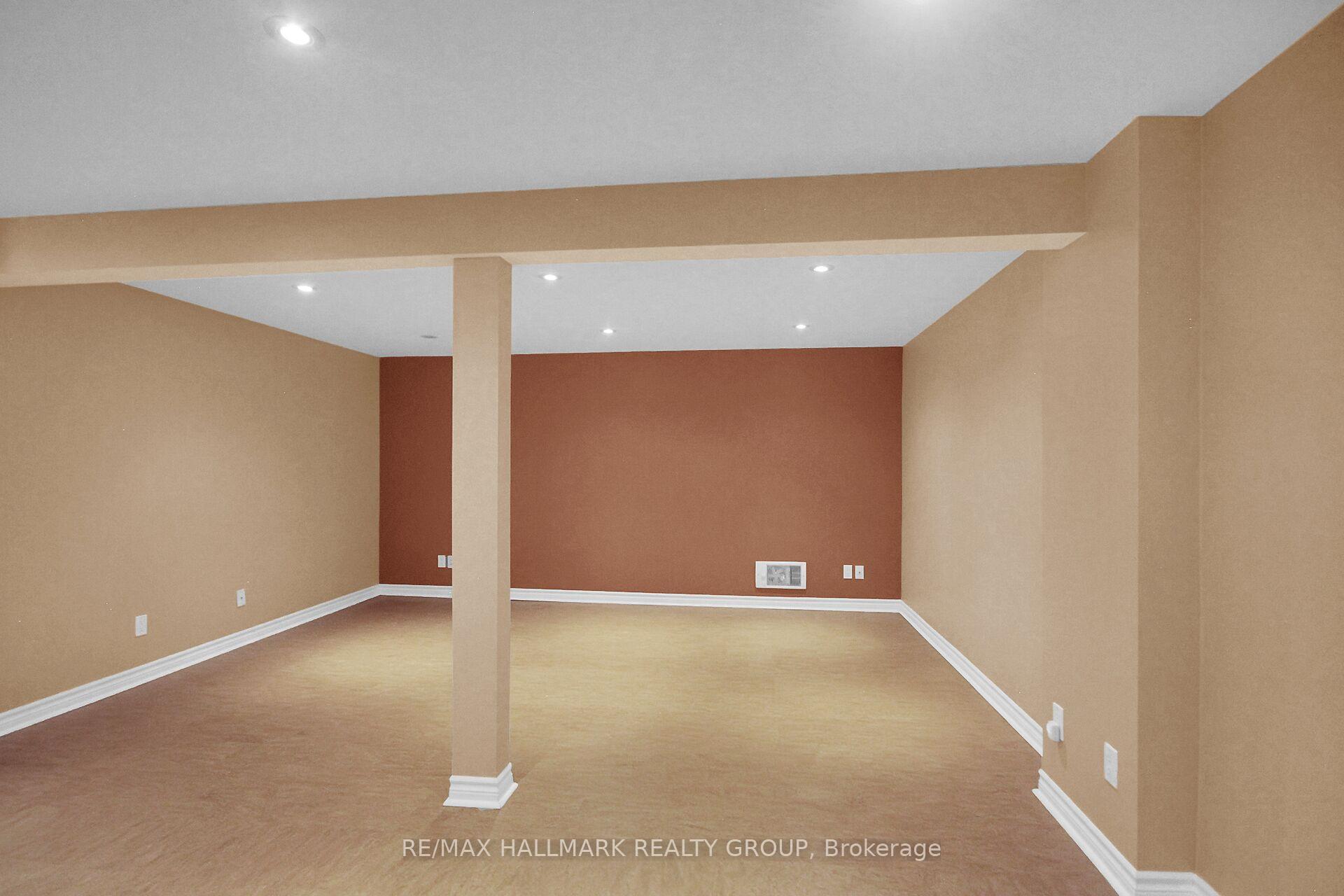 Photo 37 of 41 Grady Crescent, Ottawa, Sheahan Estates/Trend Village — HOMEH