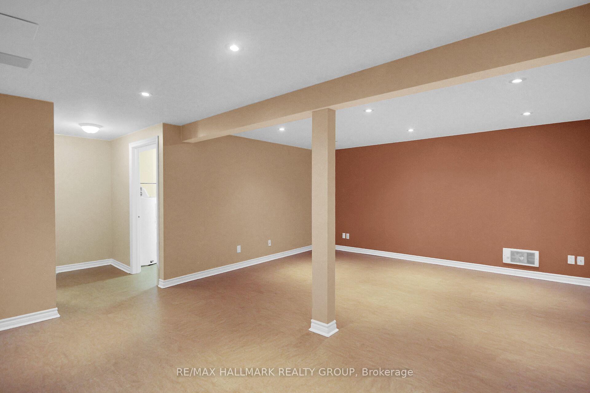 Photo 38 of 41 Grady Crescent, Ottawa, Sheahan Estates/Trend Village — HOMEH
