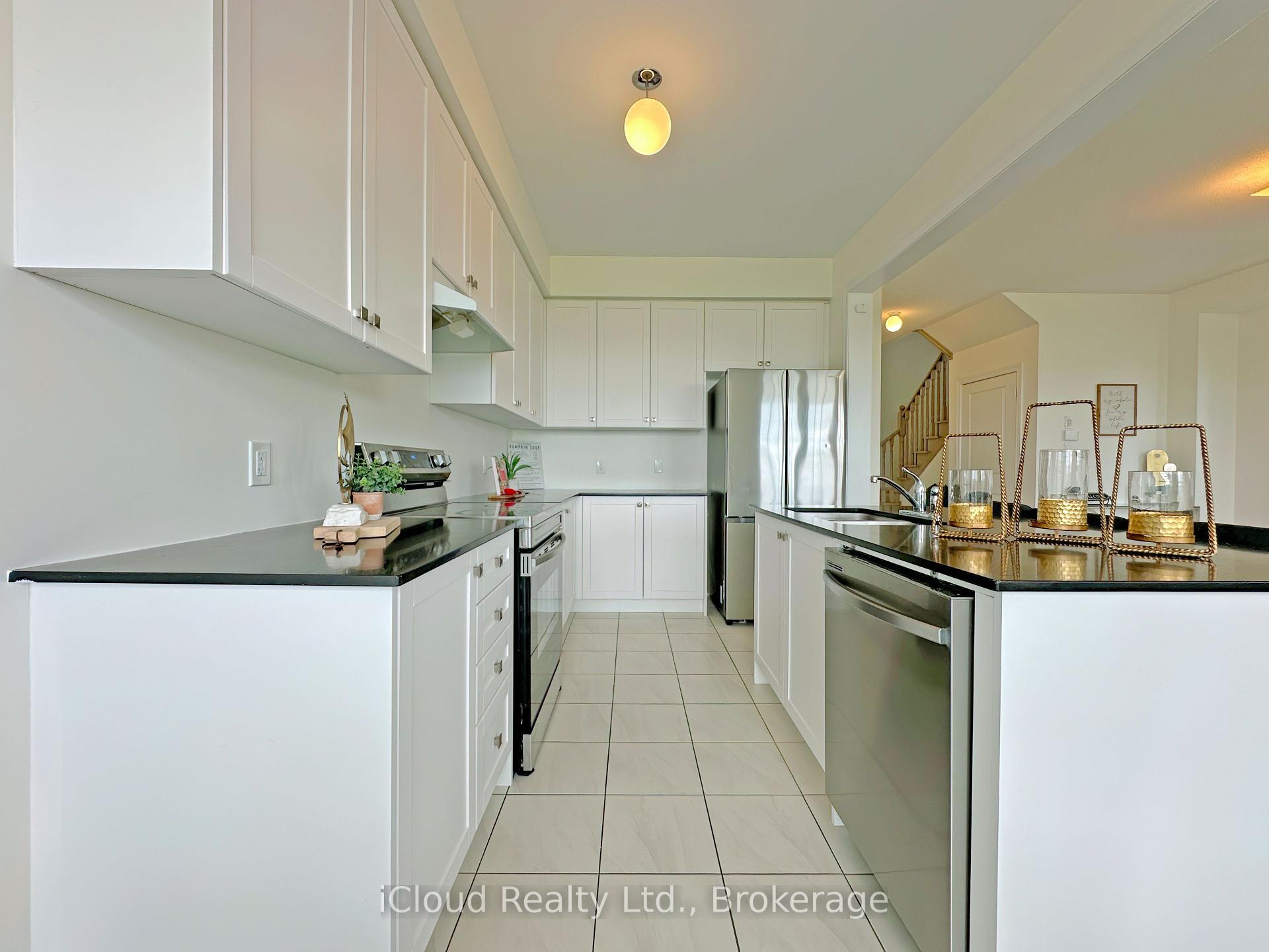 Photo 8 of 548 Red Elm Drive, Shelburne — HOMEH