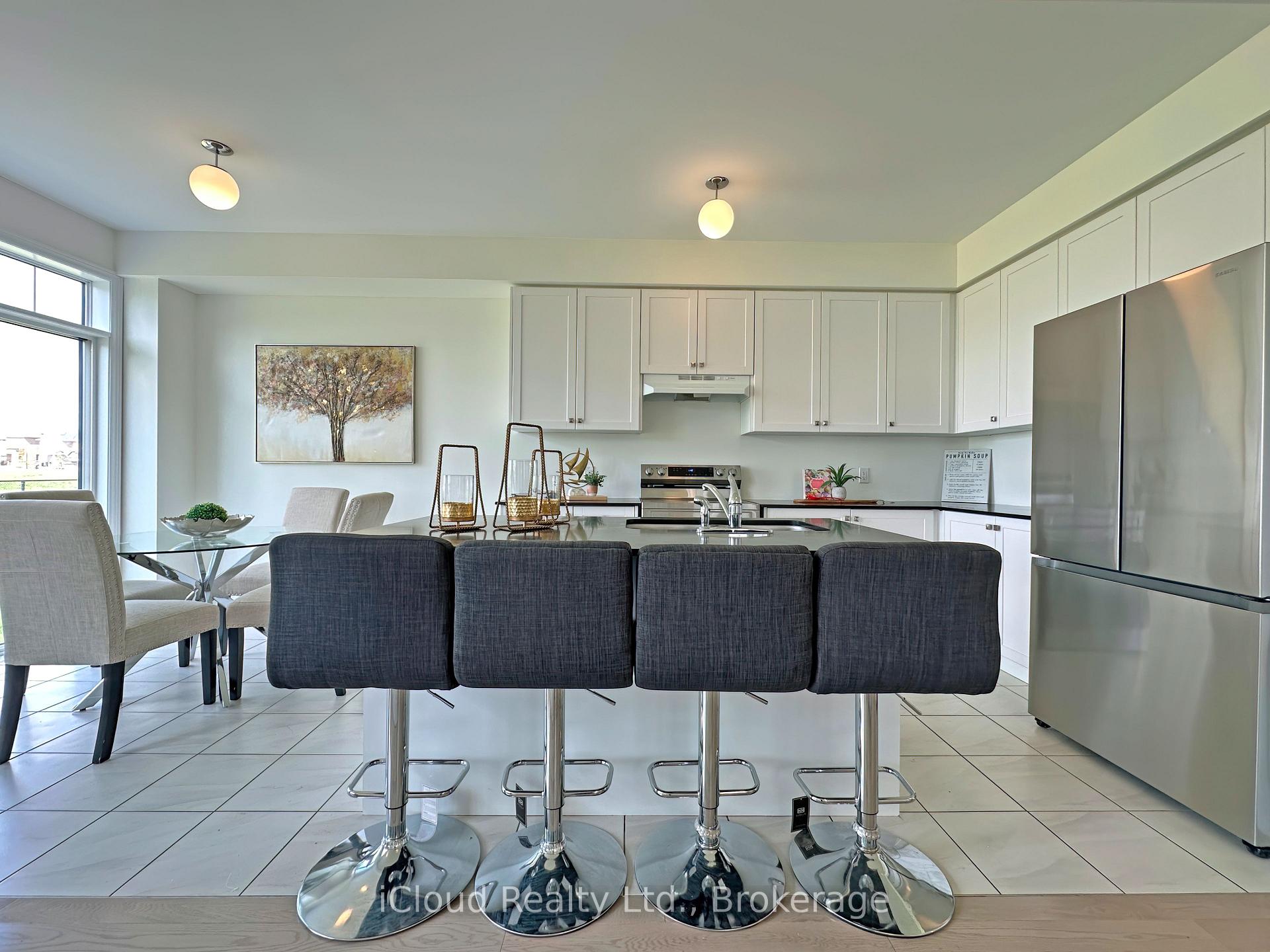 Photo 10 of 548 Red Elm Drive, Shelburne — HOMEH