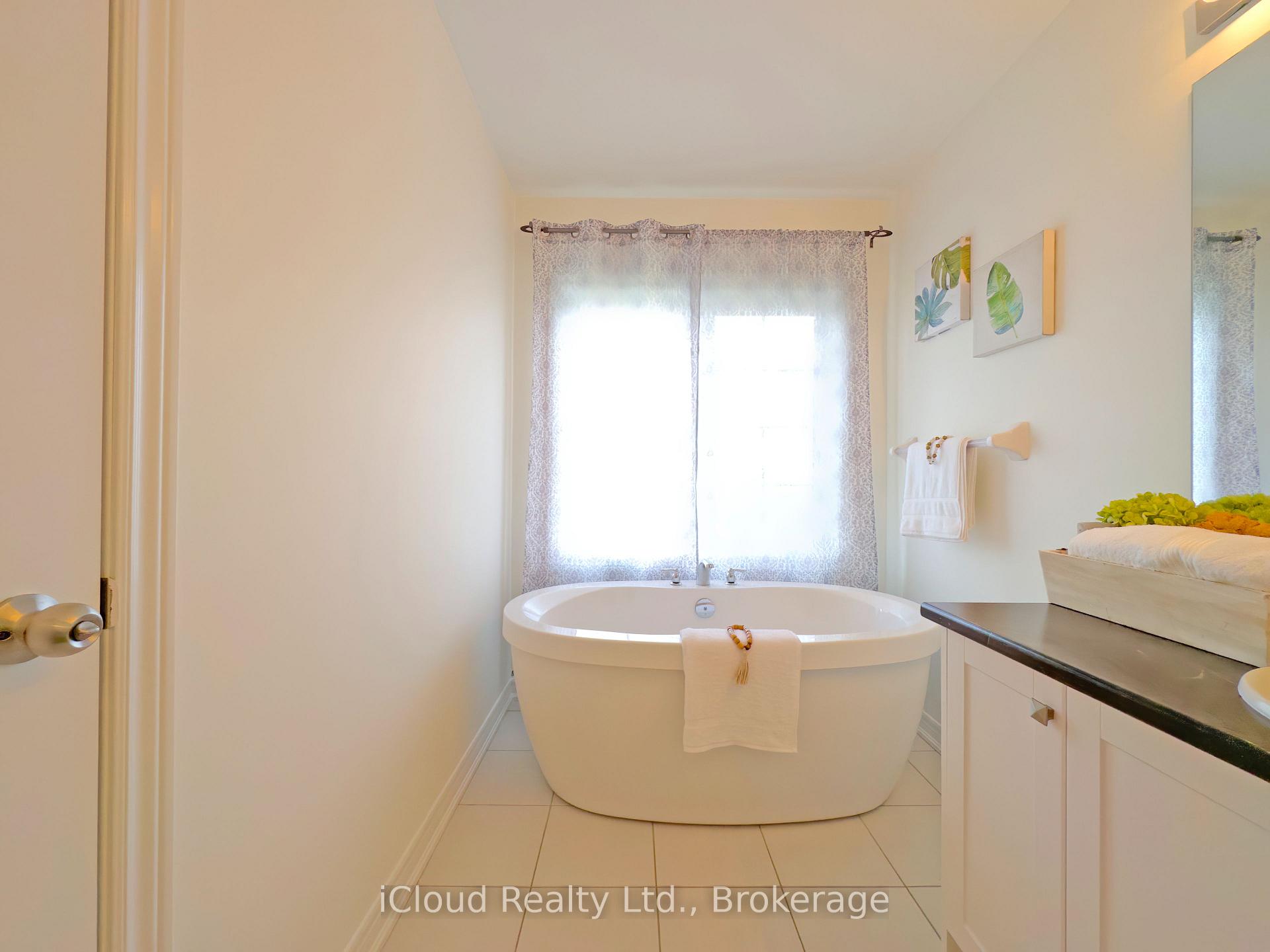 Photo 19 of 548 Red Elm Drive, Shelburne — HOMEH