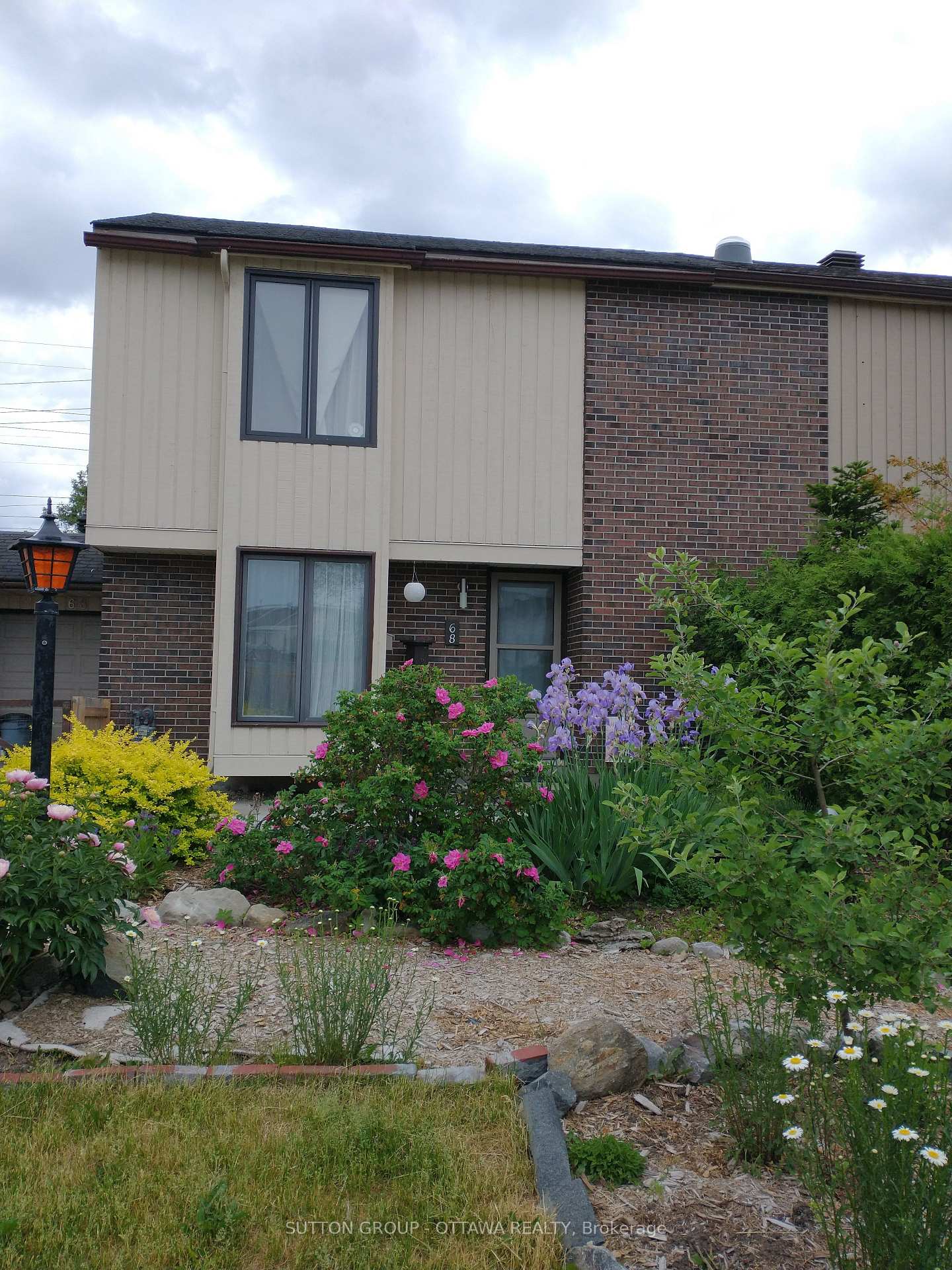 Photo 2 of 68 Elvaston Avenue, Ottawa, Craig Henry/Woodvale — HOMEH
