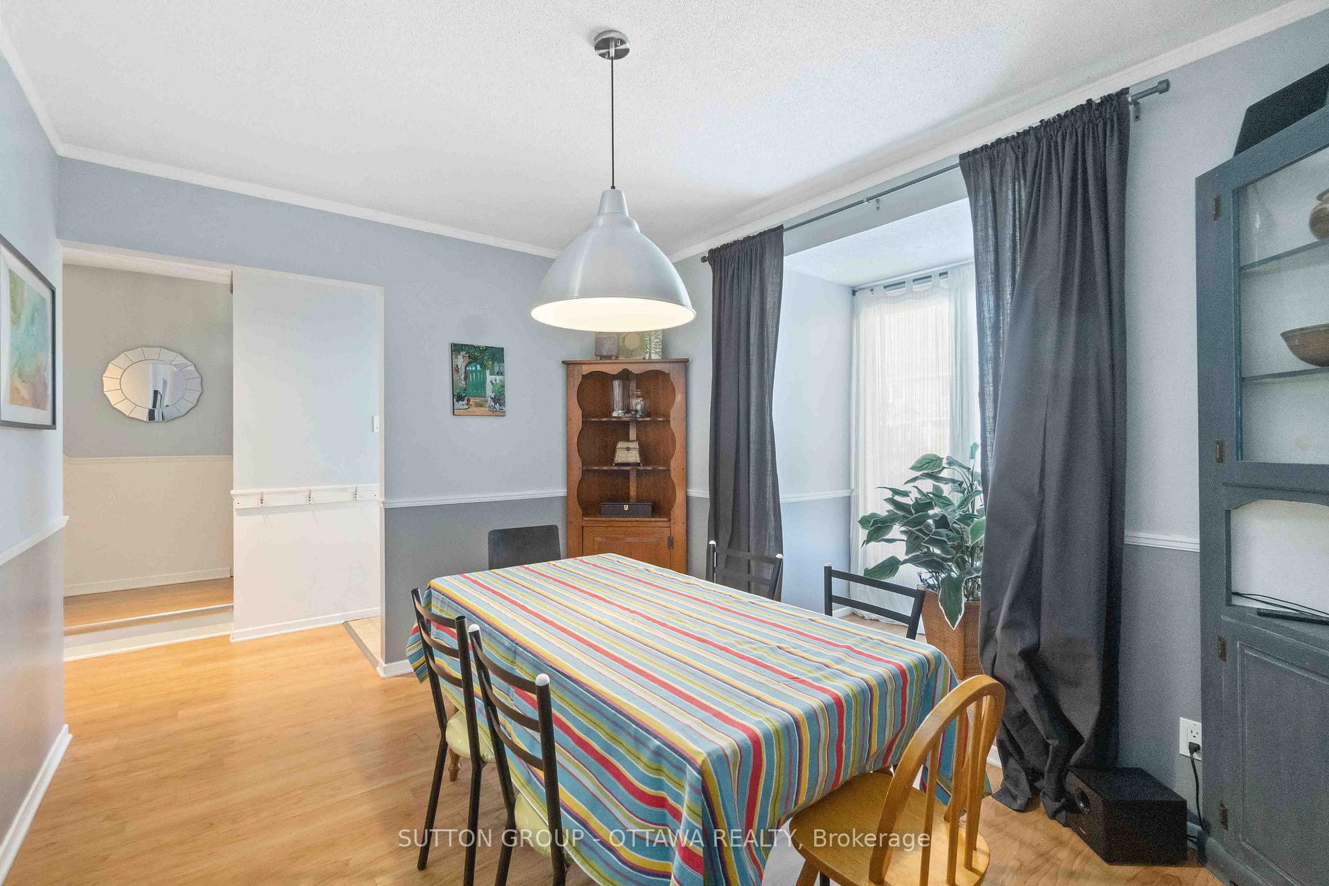 Photo 5 of 68 Elvaston Avenue, Ottawa, Craig Henry/Woodvale — HOMEH