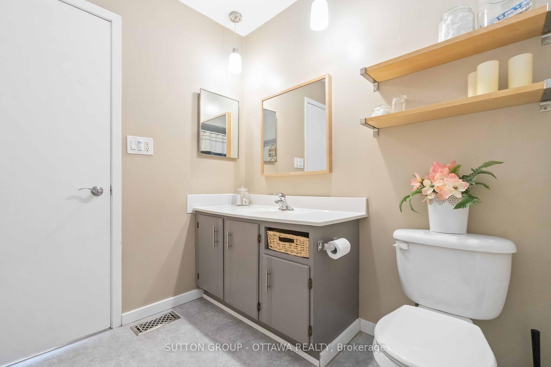 Photo 16 of 68 Elvaston Avenue, Ottawa, Craig Henry/Woodvale — HOMEH