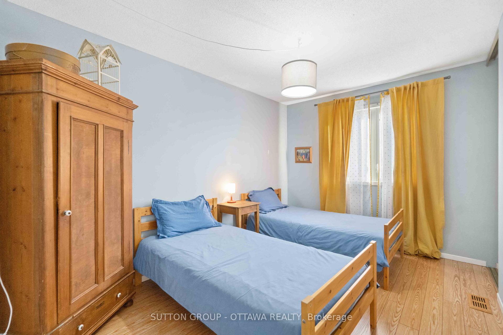 Photo 17 of 68 Elvaston Avenue, Ottawa, Craig Henry/Woodvale — HOMEH