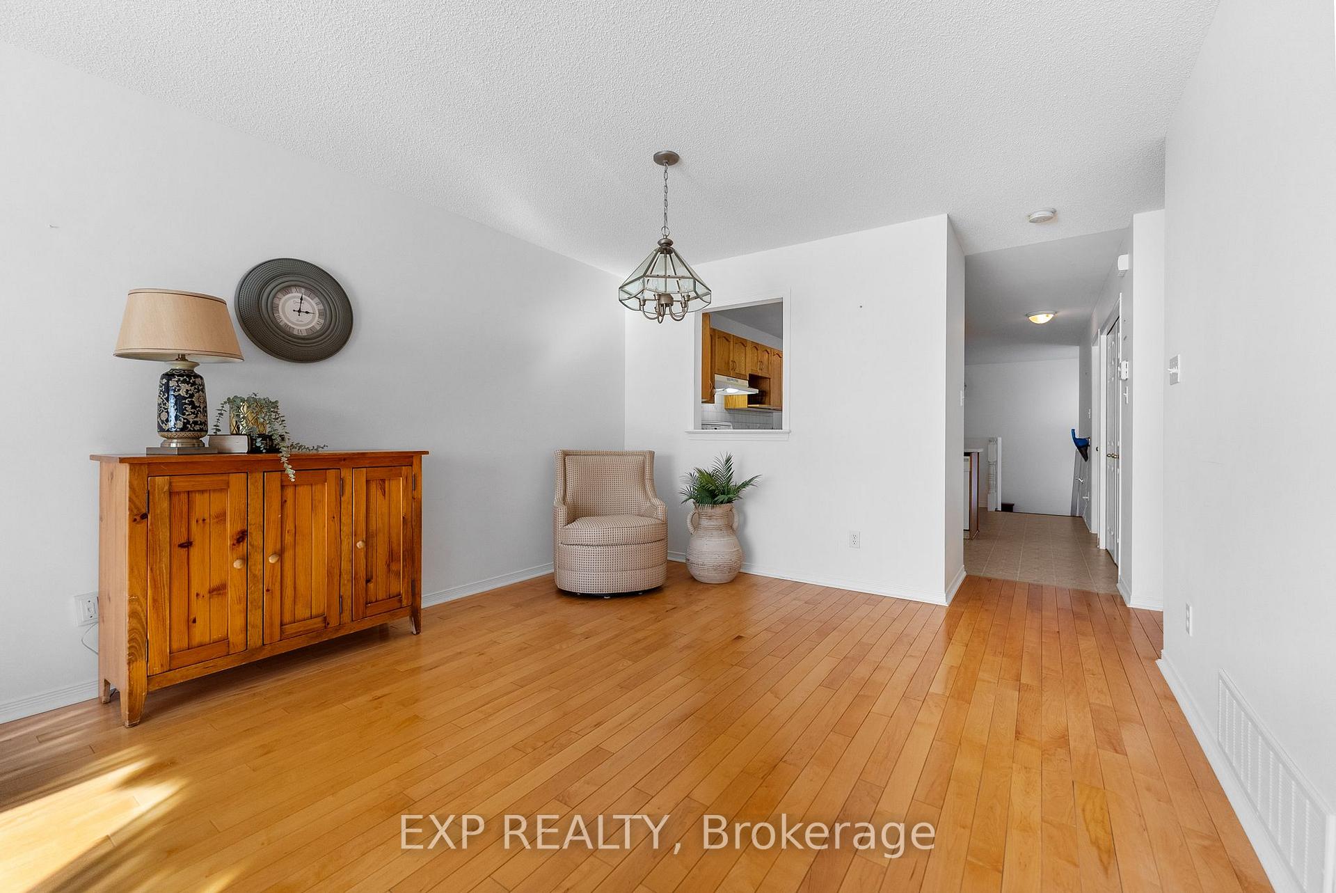 Photo 12 of 840 Eighth Street, Renfrew — HOMEH
