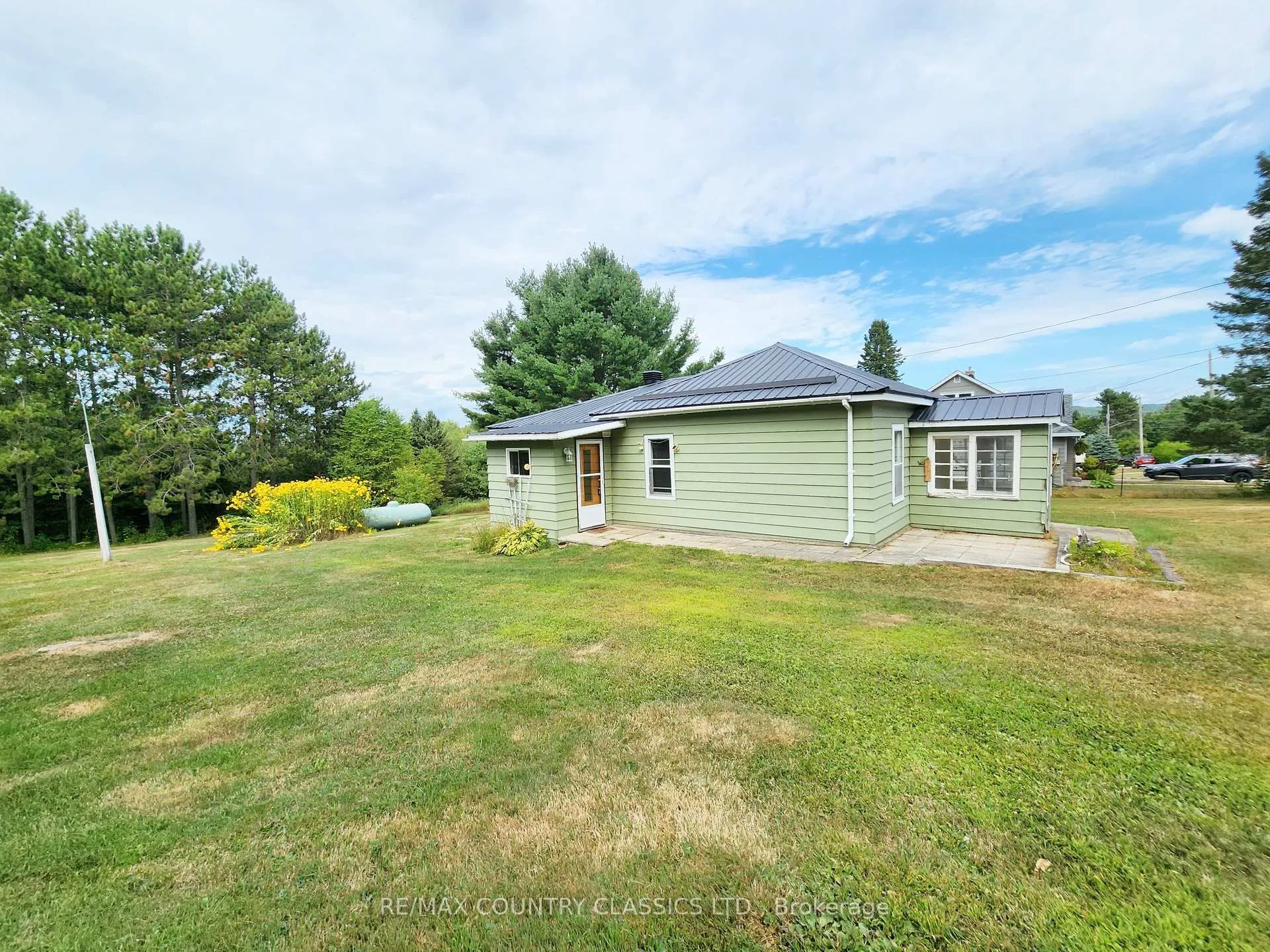 Photo 1 of 94 Paradise Road, South Algonquin — HOMEH