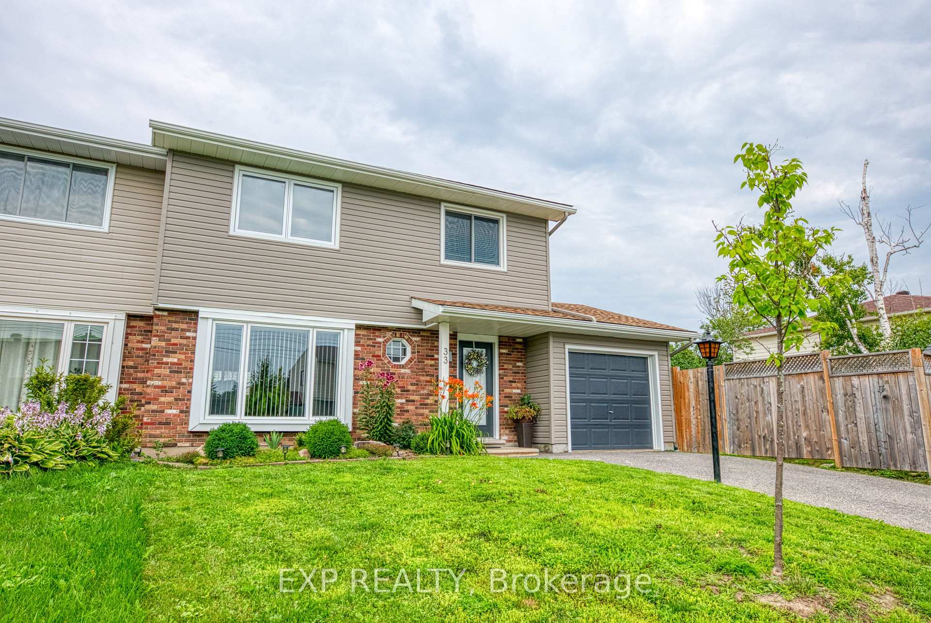 Photo 1 of 33 Elvaston Avenue, Ottawa, Craig Henry/Woodvale — HOMEH