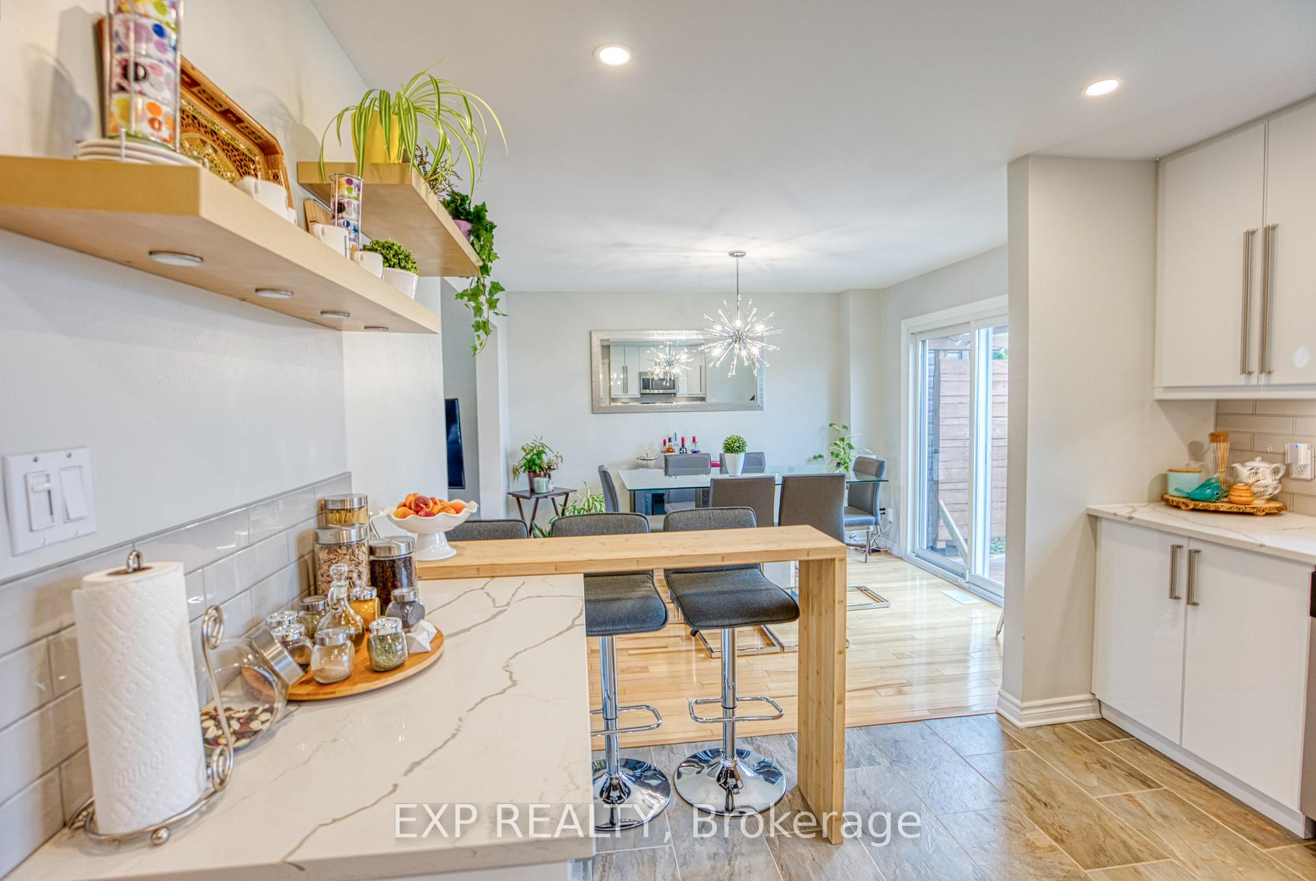 Photo 6 of 33 Elvaston Avenue, Ottawa, Craig Henry/Woodvale — HOMEH