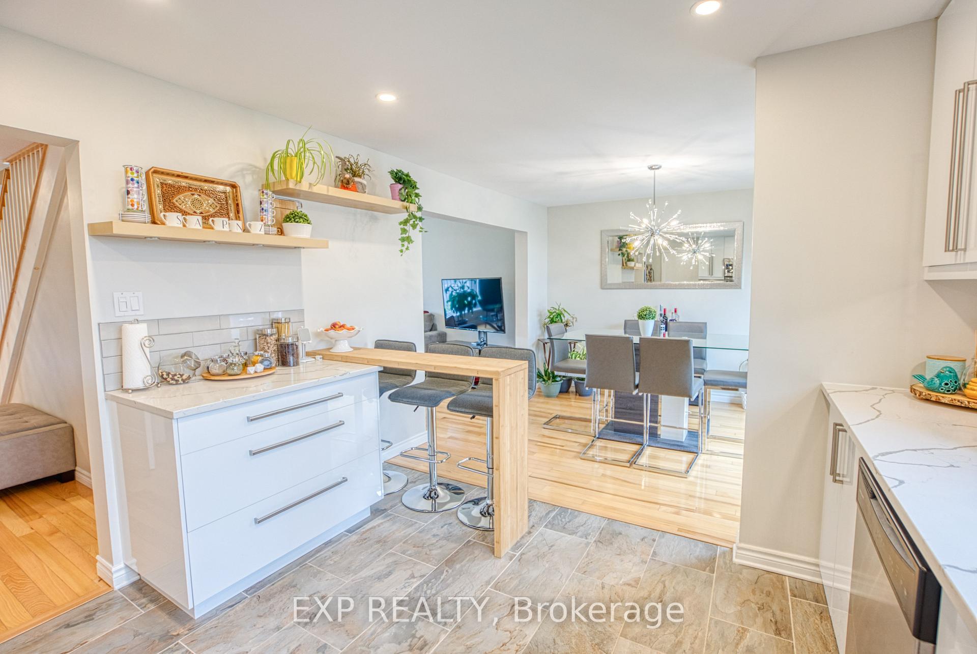 Photo 9 of 33 Elvaston Avenue, Ottawa, Craig Henry/Woodvale — HOMEH