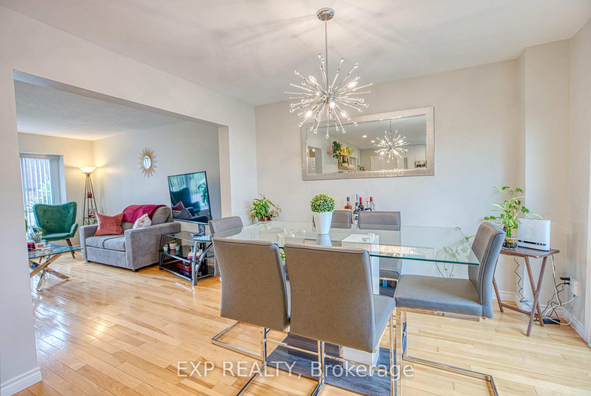 Photo 12 of 33 Elvaston Avenue, Ottawa, Craig Henry/Woodvale — HOMEH