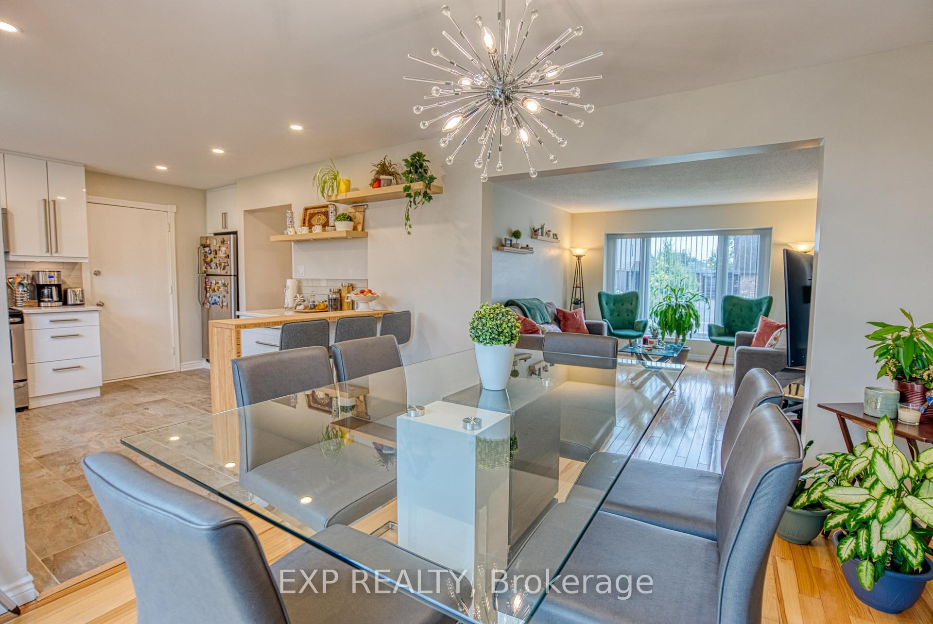 Photo 16 of 33 Elvaston Avenue, Ottawa, Craig Henry/Woodvale — HOMEH