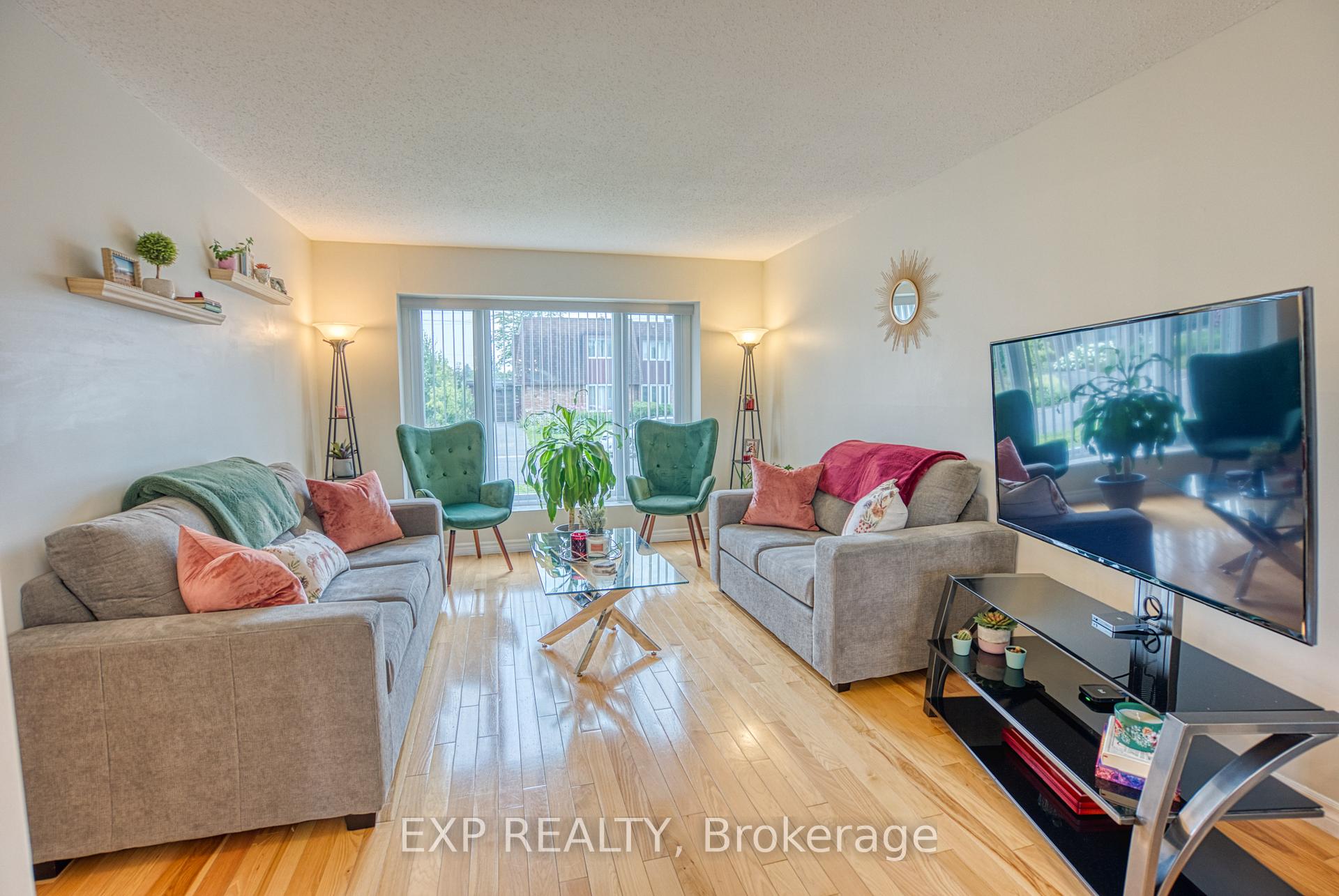 Photo 17 of 33 Elvaston Avenue, Ottawa, Craig Henry/Woodvale — HOMEH