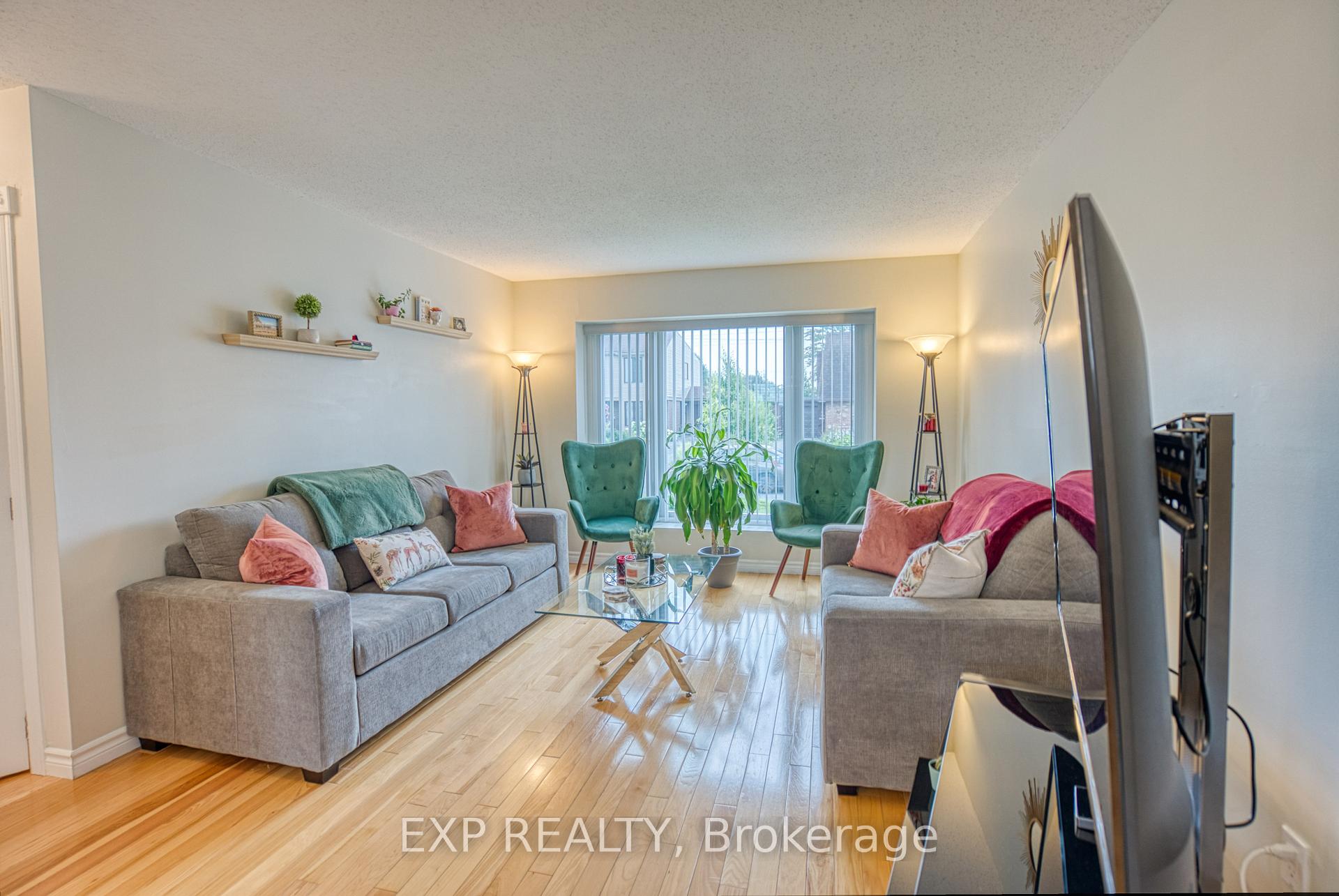 Photo 19 of 33 Elvaston Avenue, Ottawa, Craig Henry/Woodvale — HOMEH