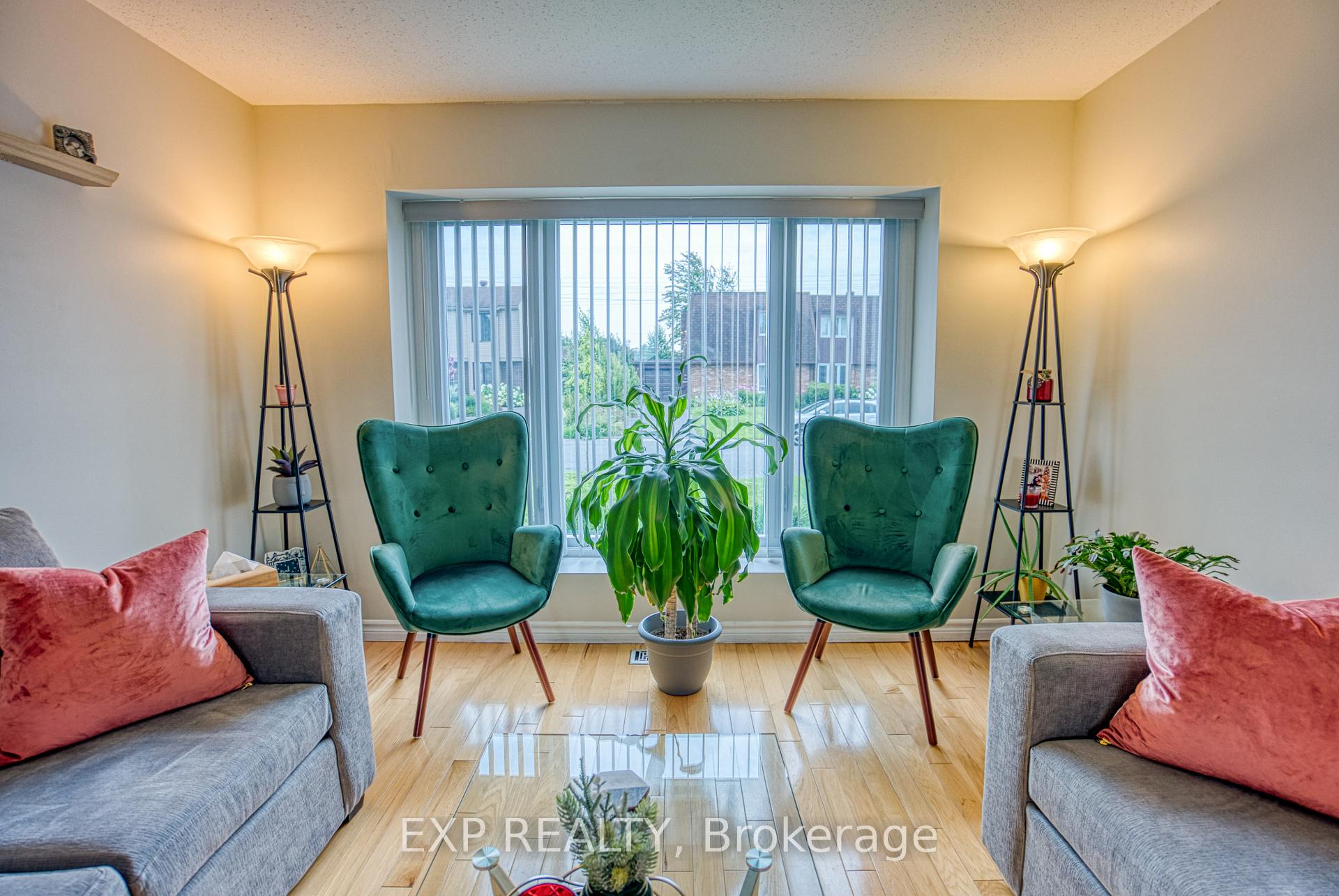 Photo 20 of 33 Elvaston Avenue, Ottawa, Craig Henry/Woodvale — HOMEH