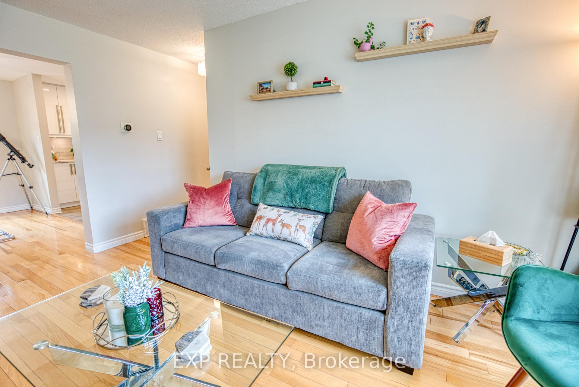 Photo 21 of 33 Elvaston Avenue, Ottawa, Craig Henry/Woodvale — HOMEH