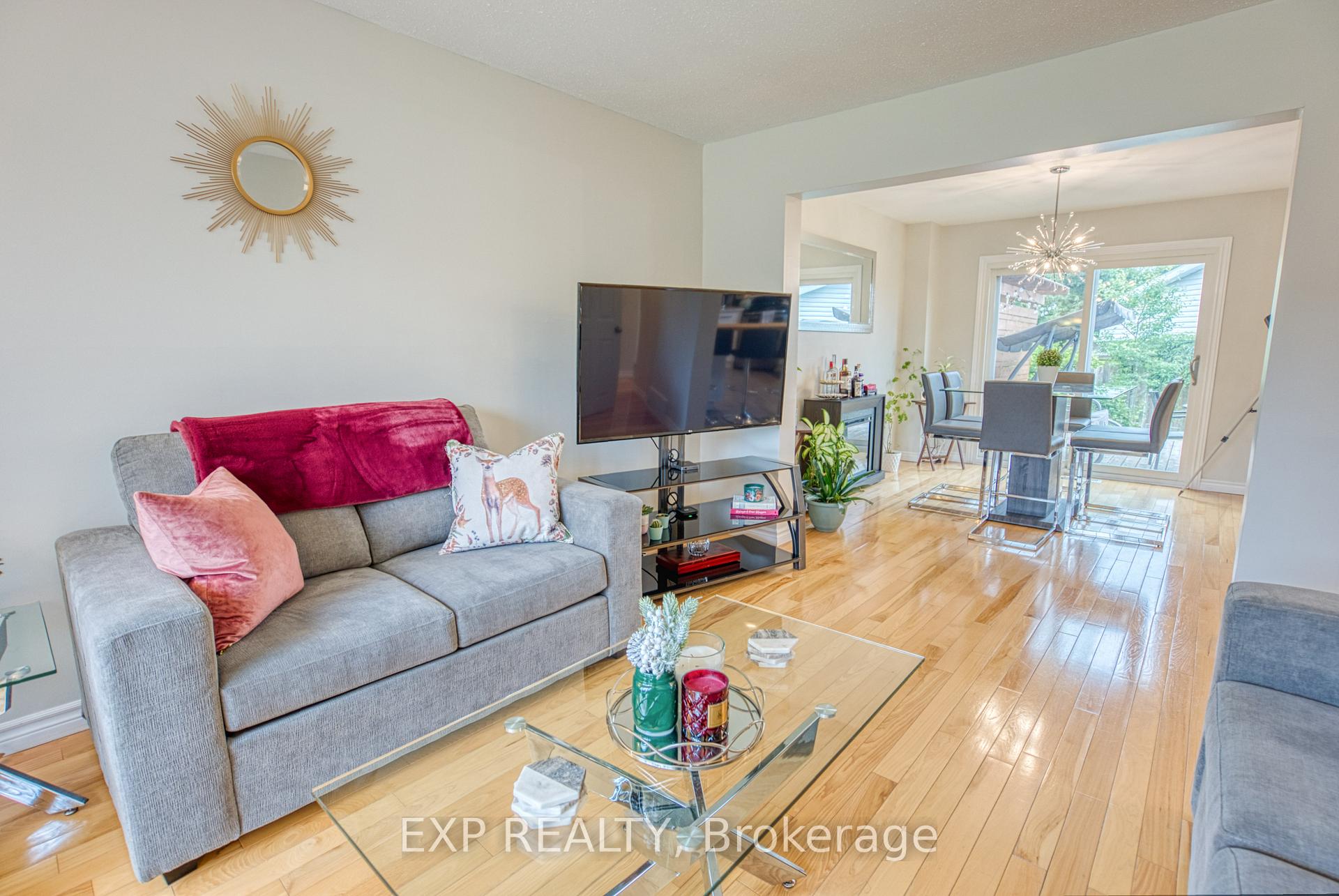 Photo 22 of 33 Elvaston Avenue, Ottawa, Craig Henry/Woodvale — HOMEH