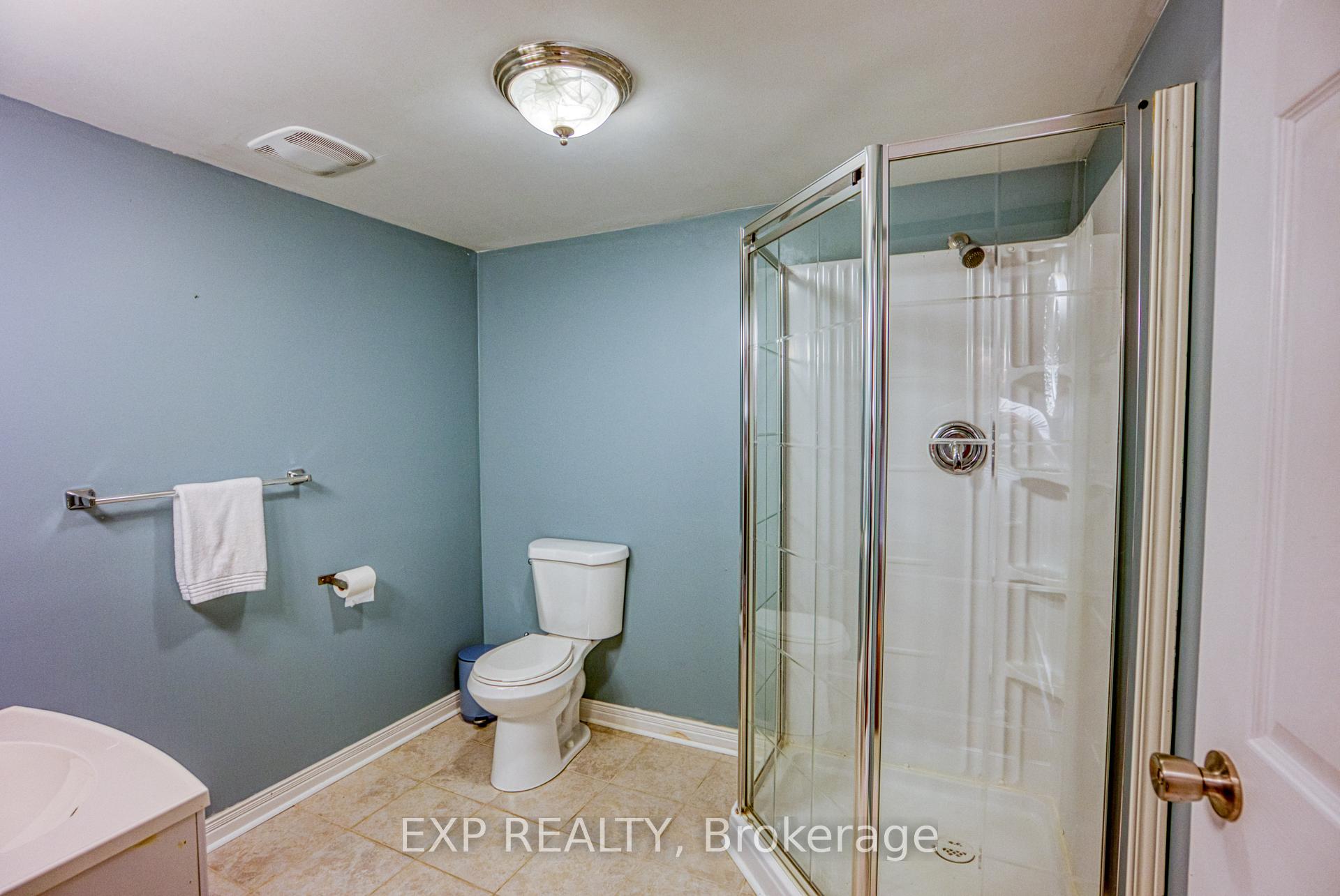 Photo 42 of 33 Elvaston Avenue, Ottawa, Craig Henry/Woodvale — HOMEH