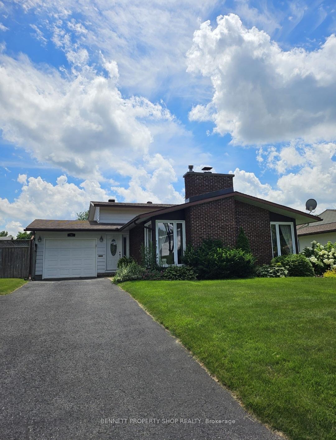 Photo 1 of 56 Ashgrove Crescent, Ottawa, Briargreen — HOMEH